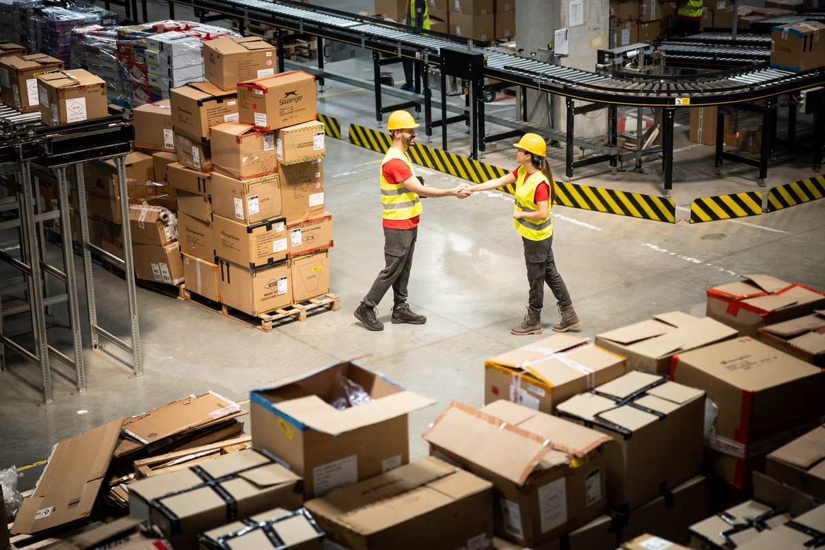 销售积压问题及解决方案：物流、仓储、库存和人力不足的应对措施