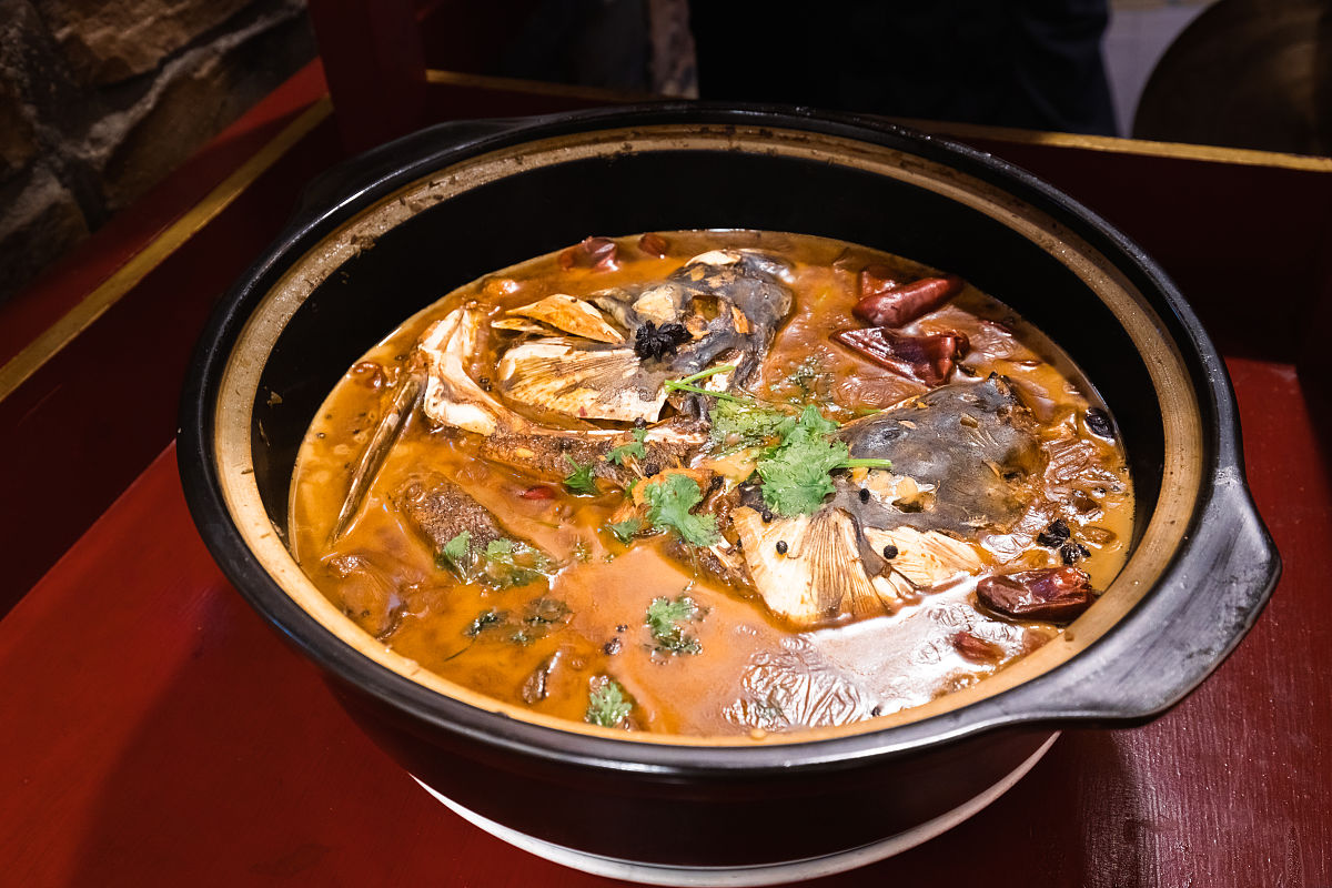 炖鱼配菜大全：30种美味搭配，营养健康又省心！