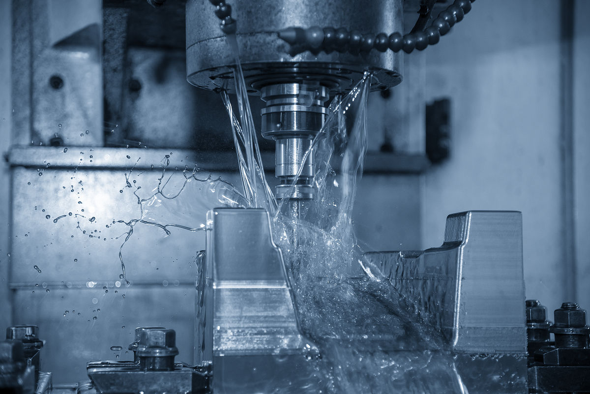 重庆教育管理学校数控技术应用层次分析：高端制造人才培养基地