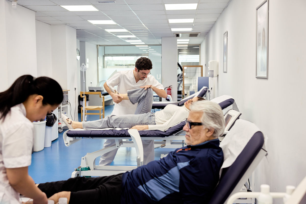 楚雄医药高等专科学校康复治疗技术专业招生 - 培养专业康复人才