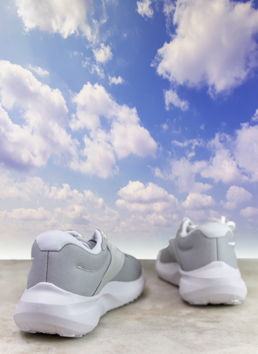 vaporfly的中底材料是什么