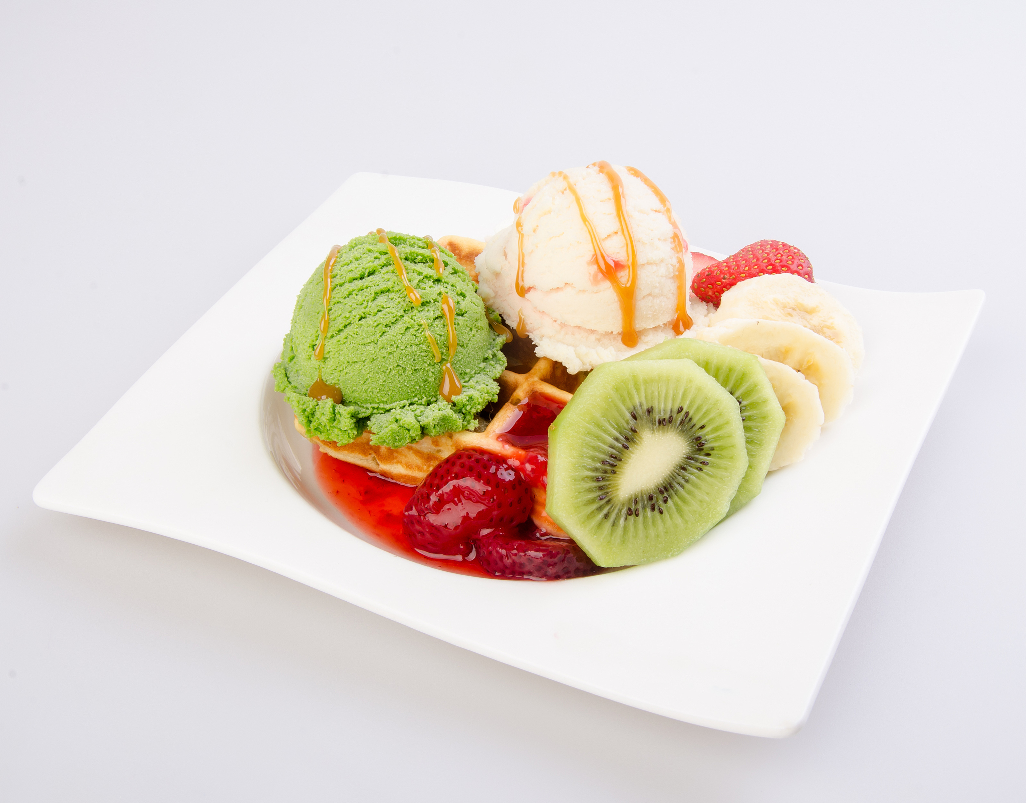 please write a 300 words structured business essay report based on the given key points indicated as the operation manager of a Gluten-free Dessert Restaurant You may generate your paragraph based on