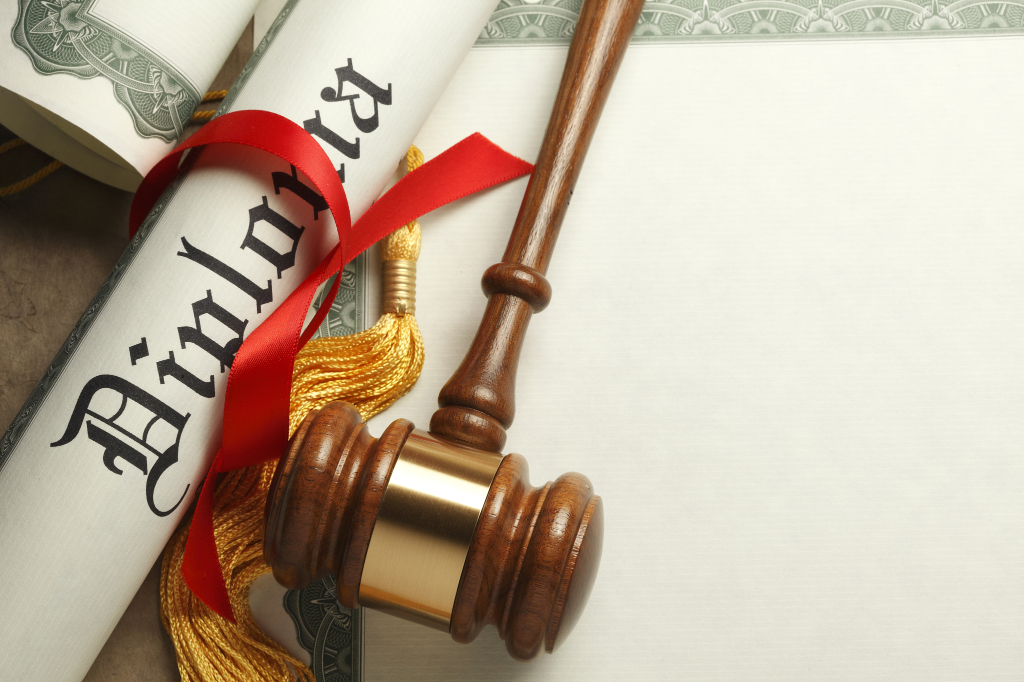 选择法律类学校怎么样？