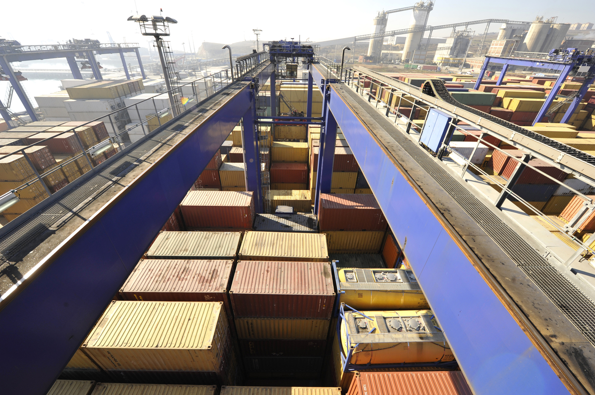 中国铁路集装箱运输面临挑战：设备落后、设施不足、种类单一