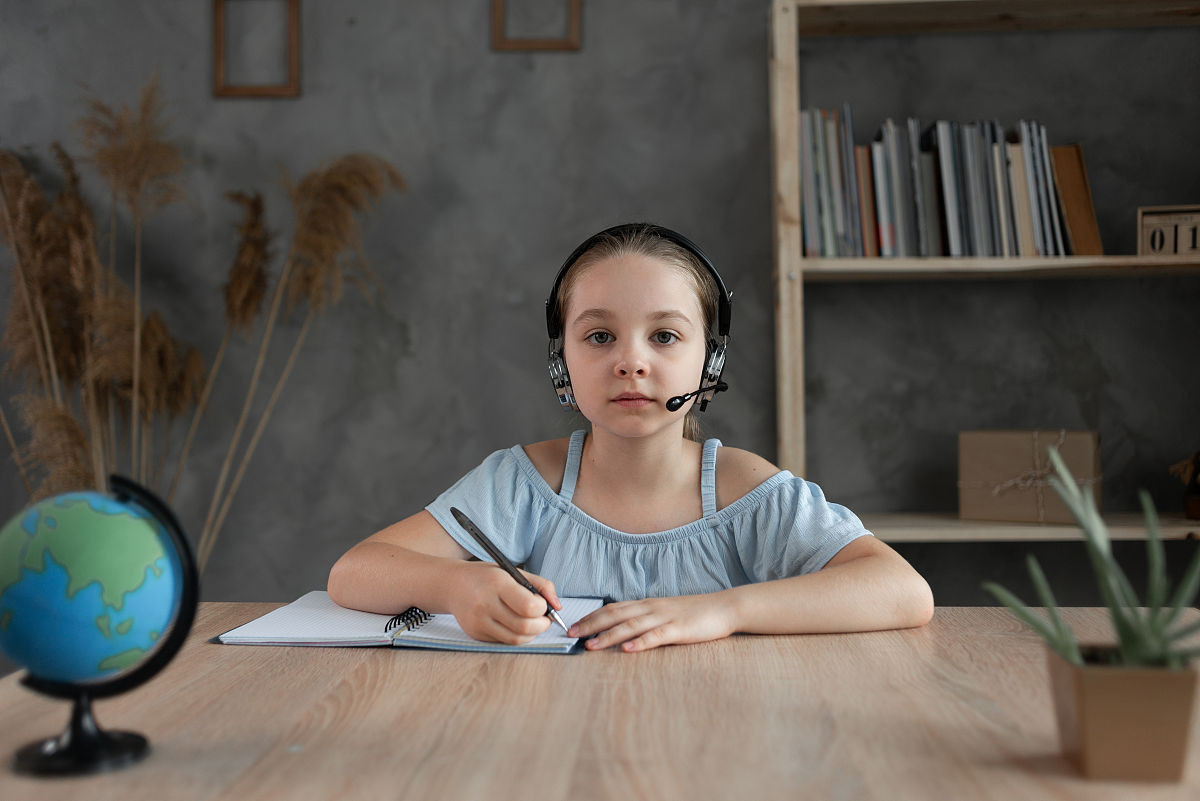 幼儿园小班新学期寄语：快乐学习，探索成长！