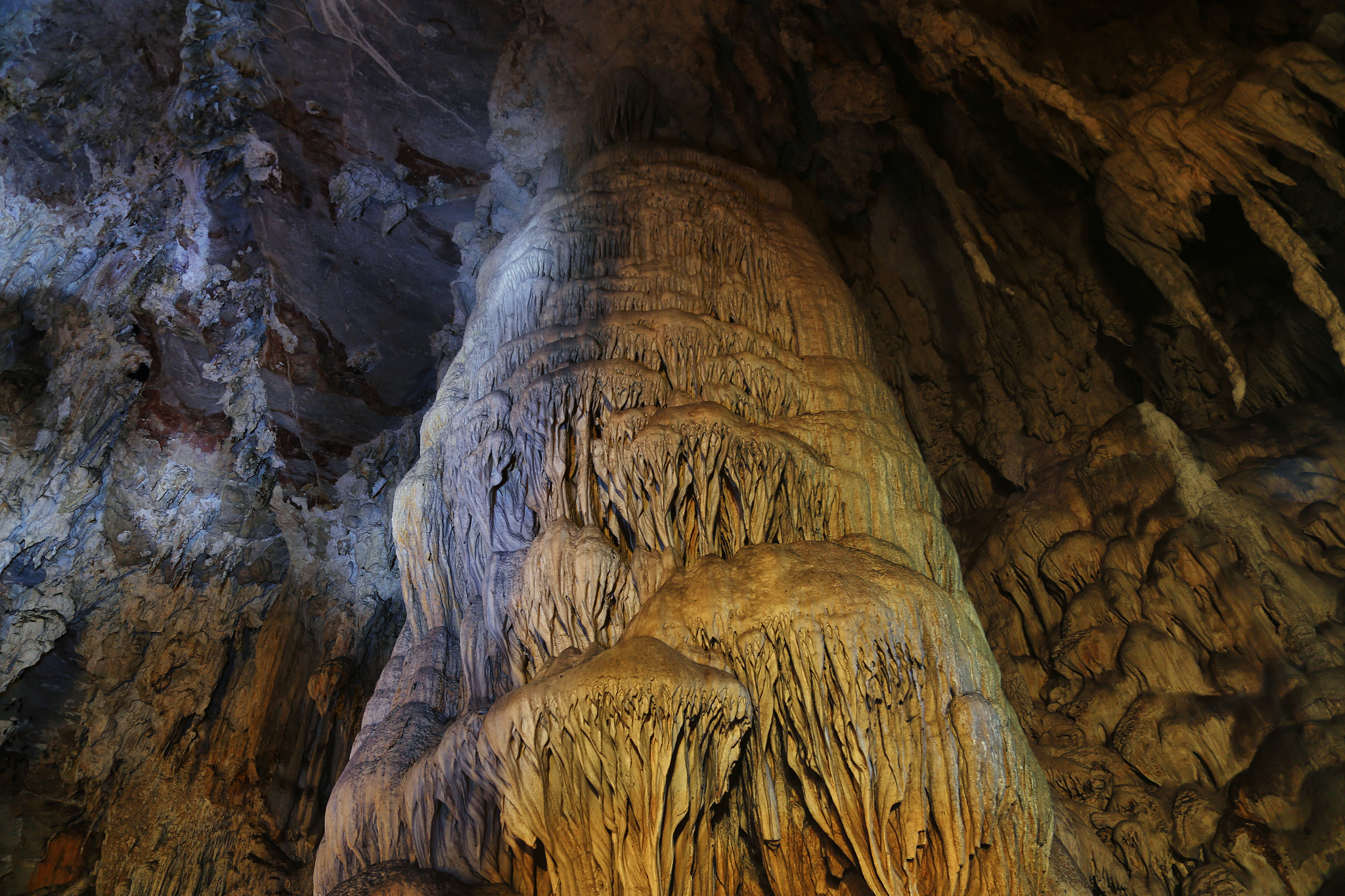 tham lod cave . thailand