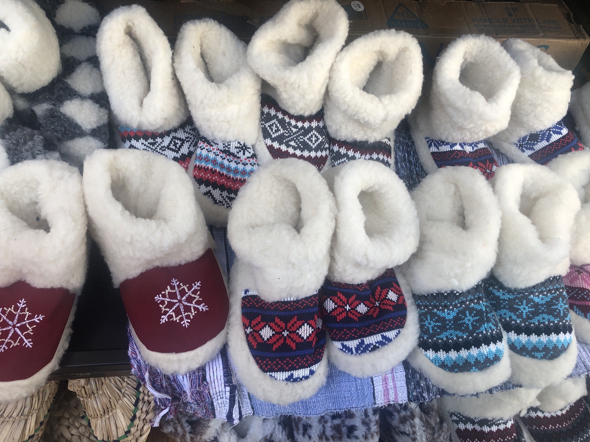 毛茸茸棉拖鞋：冬天里的温暖秘诀！