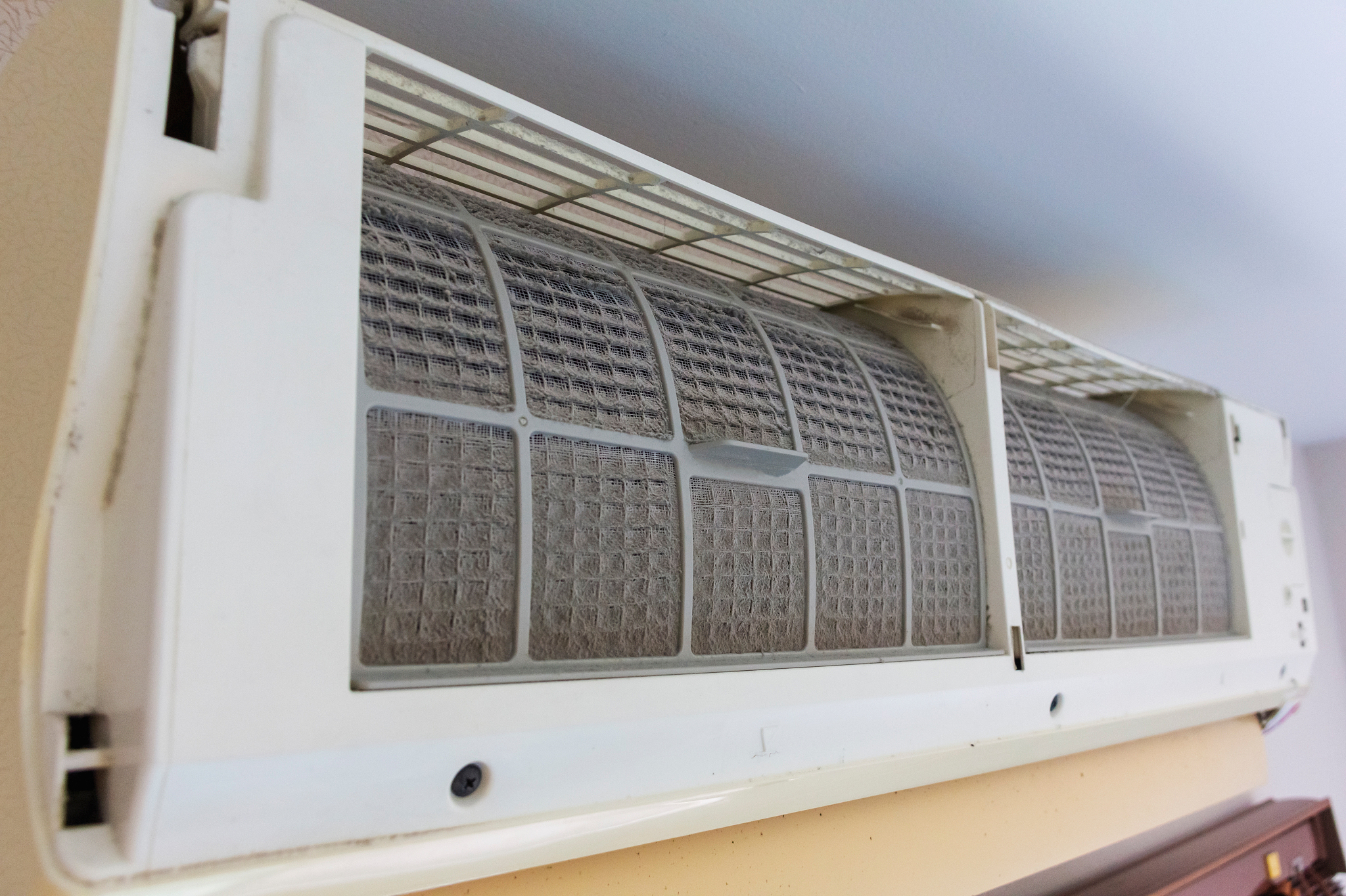 空调制热风有酸臭味是什么原因？