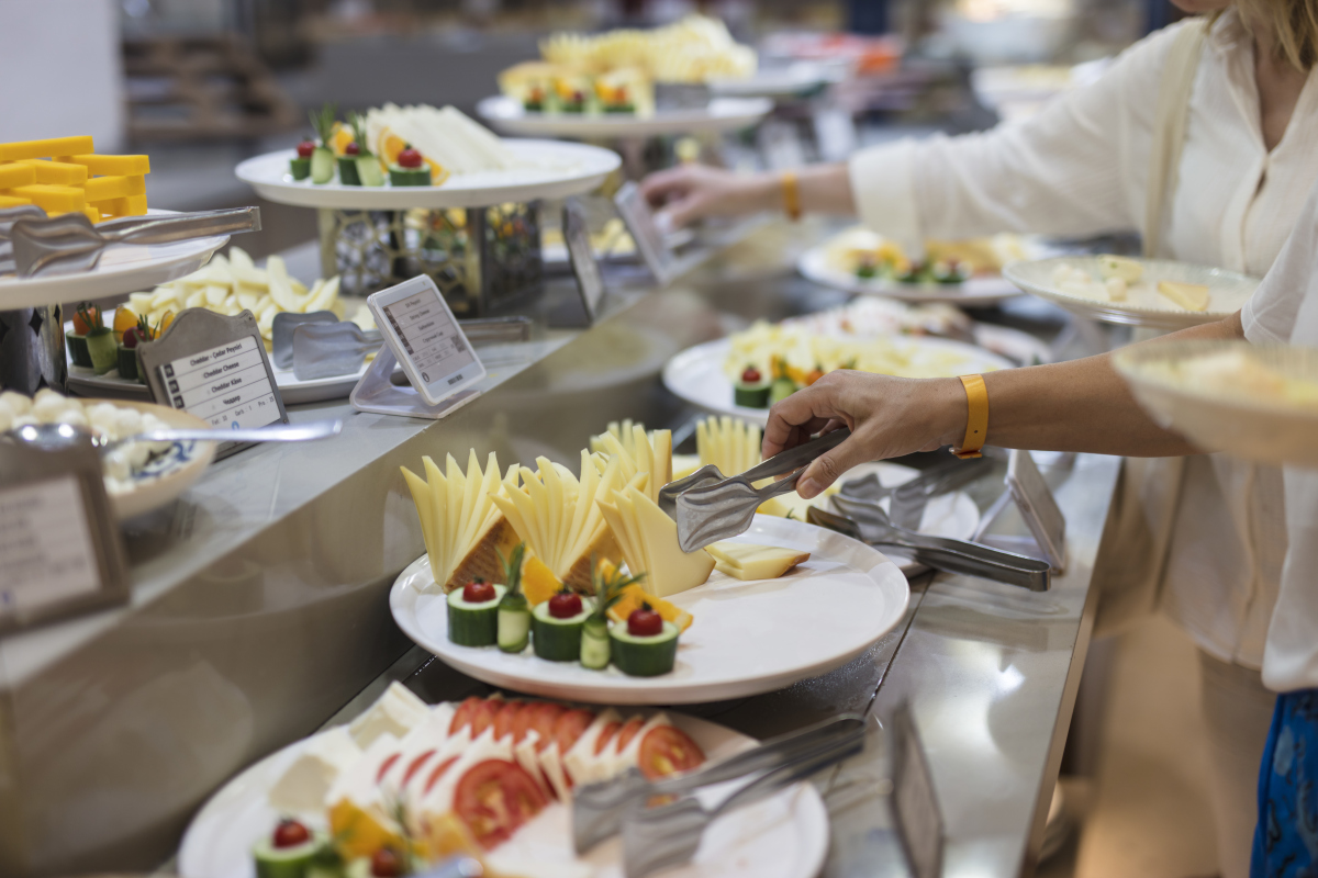 西双版纳世纪金源大饭店自助早餐现状分析：五星级酒店的机遇与挑战