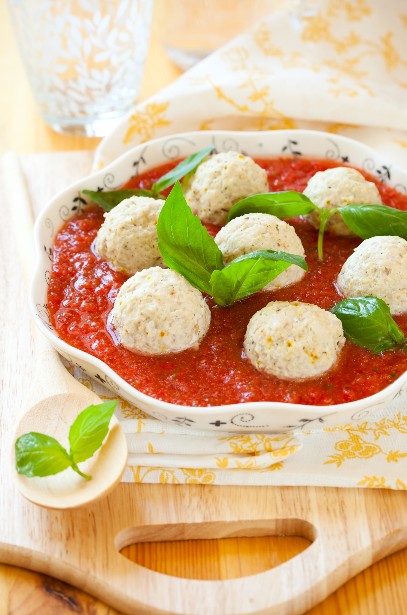 chicken meatballs and tomato sauce