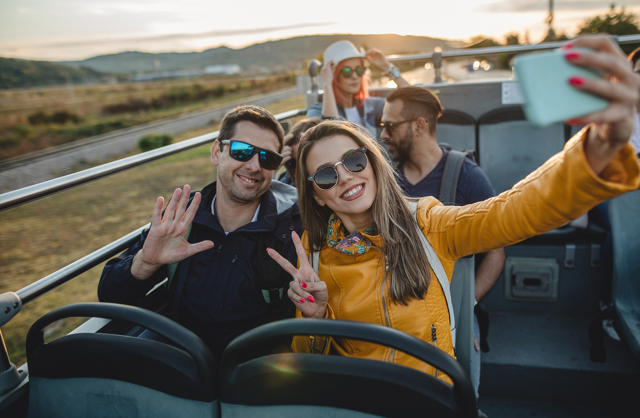 《南城的花开了》歌词含义解析：孤独、坚韧与希望