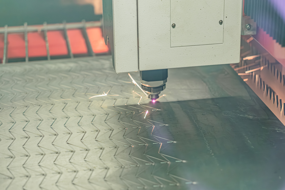 玻璃激光切割装置操作指南：详细步骤与技巧