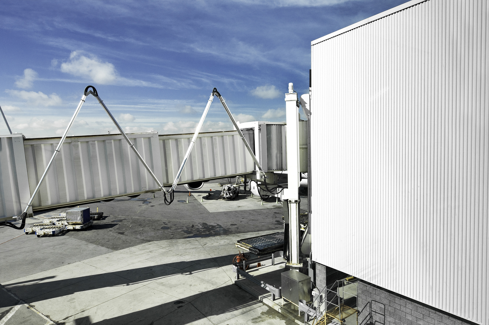 中小机场区域性作用研究：发展现状、挑战与展望