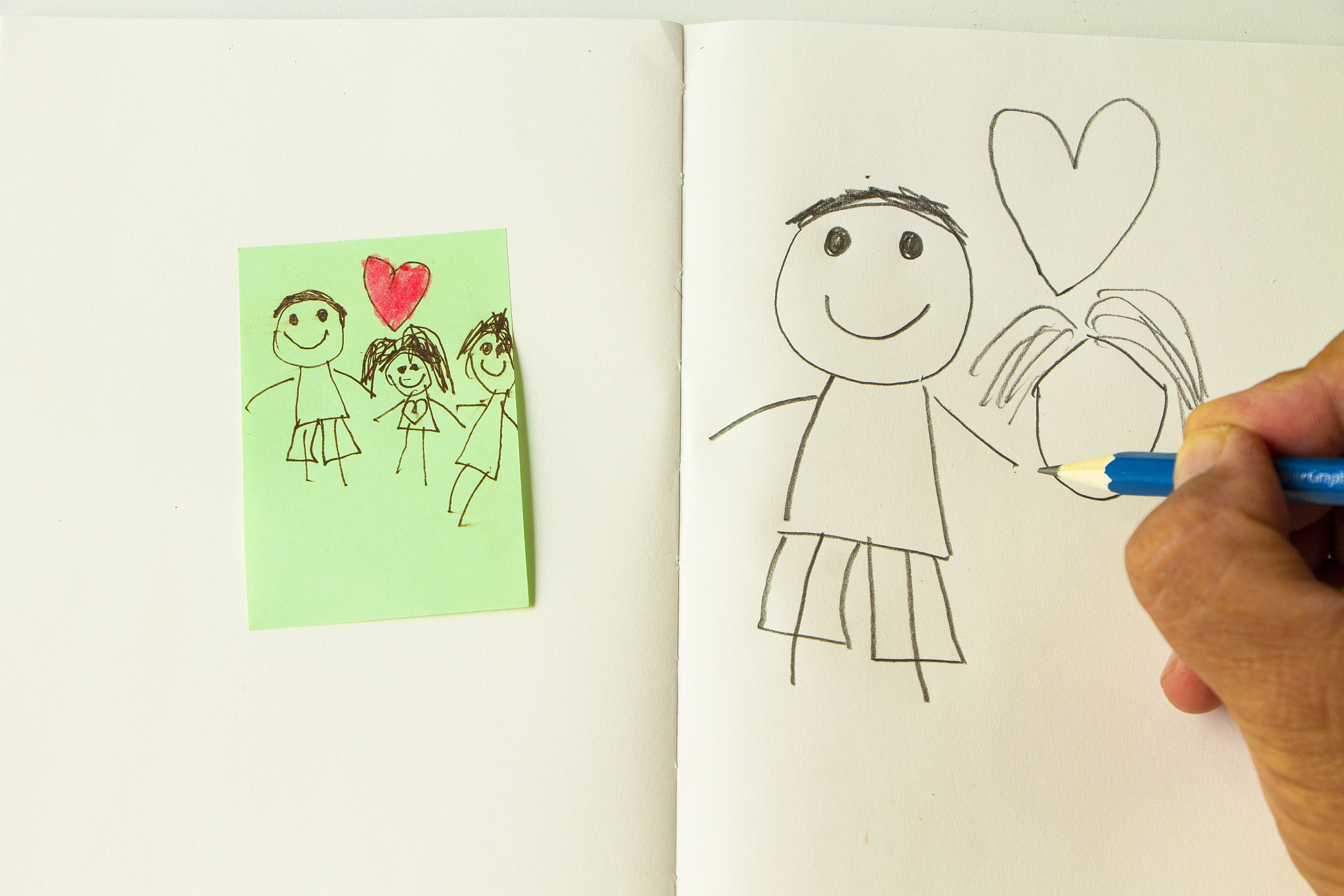 女儿专心画画照片发朋友圈文案怎么写