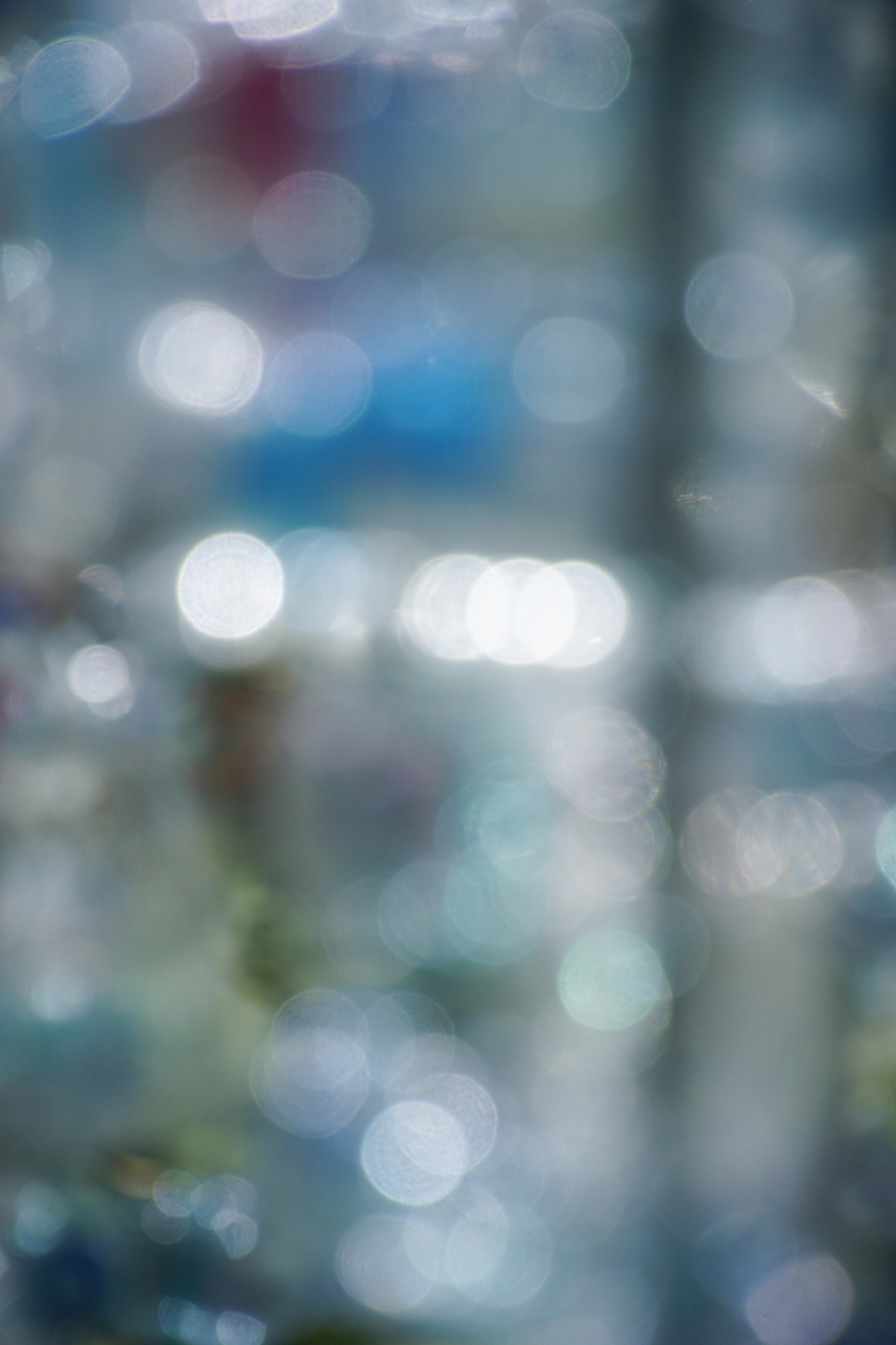 为什么下载的图片做壁纸会变大？