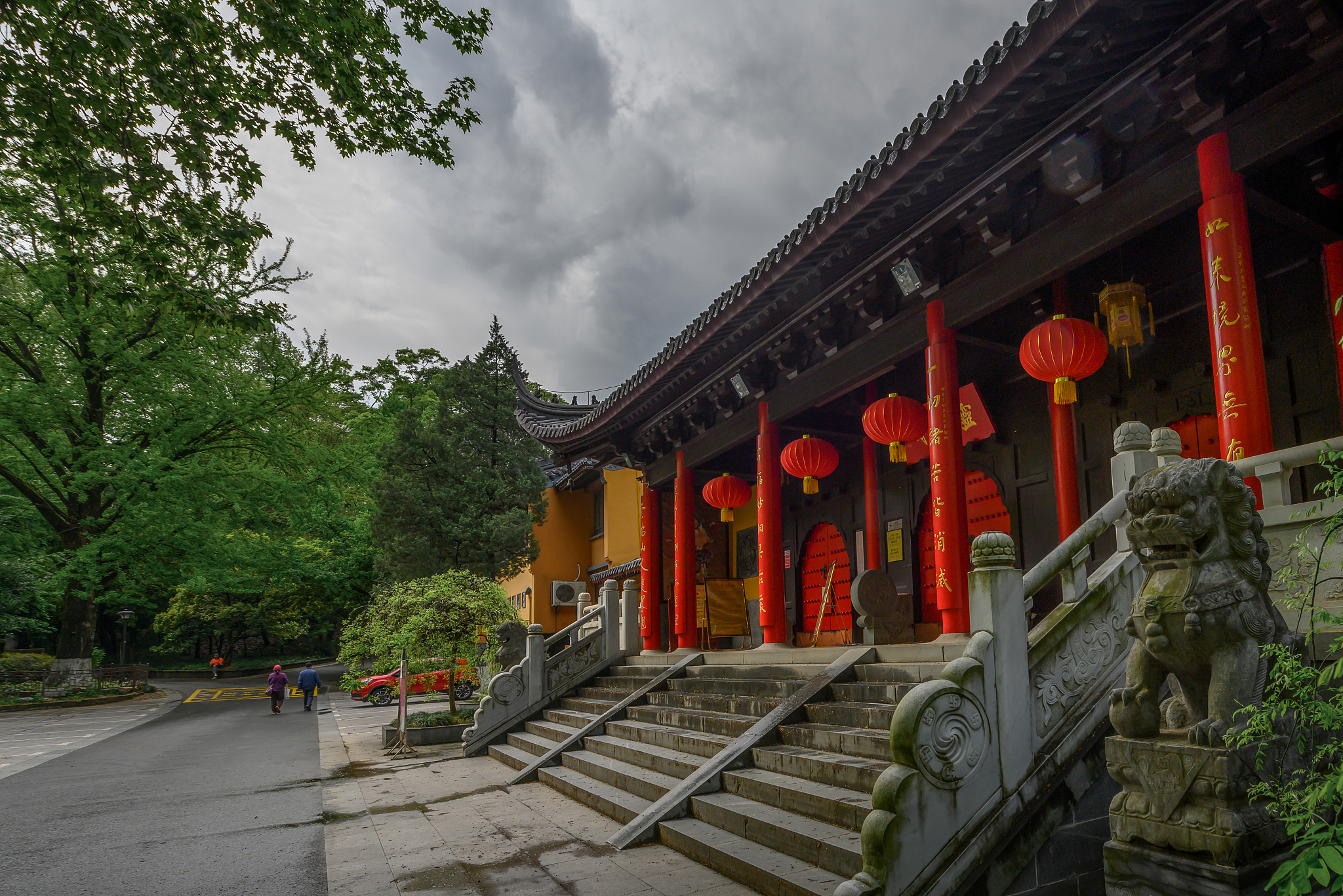 适合女士静修的寺庙有哪些推荐帮我用200字详细描述