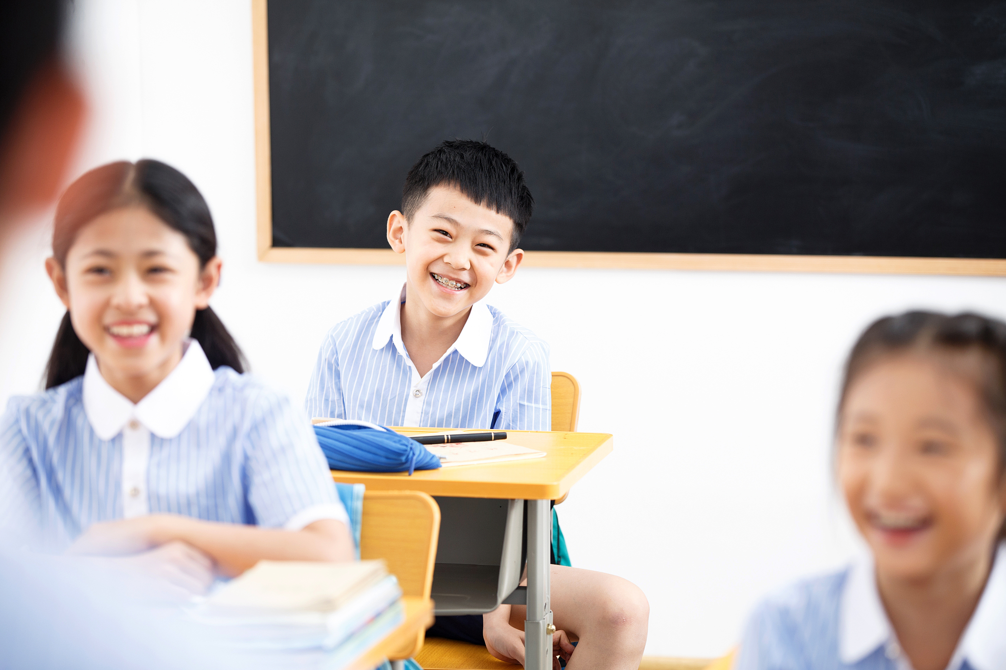 如何解决学生在课堂上回答问题不积极的情况