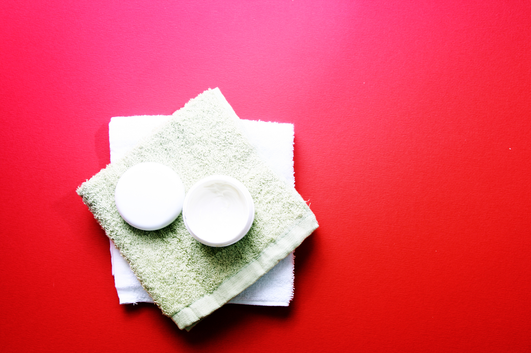 鼎鑫沙棘逆颜水凝蚕丝面膜适合多大年龄段使用？