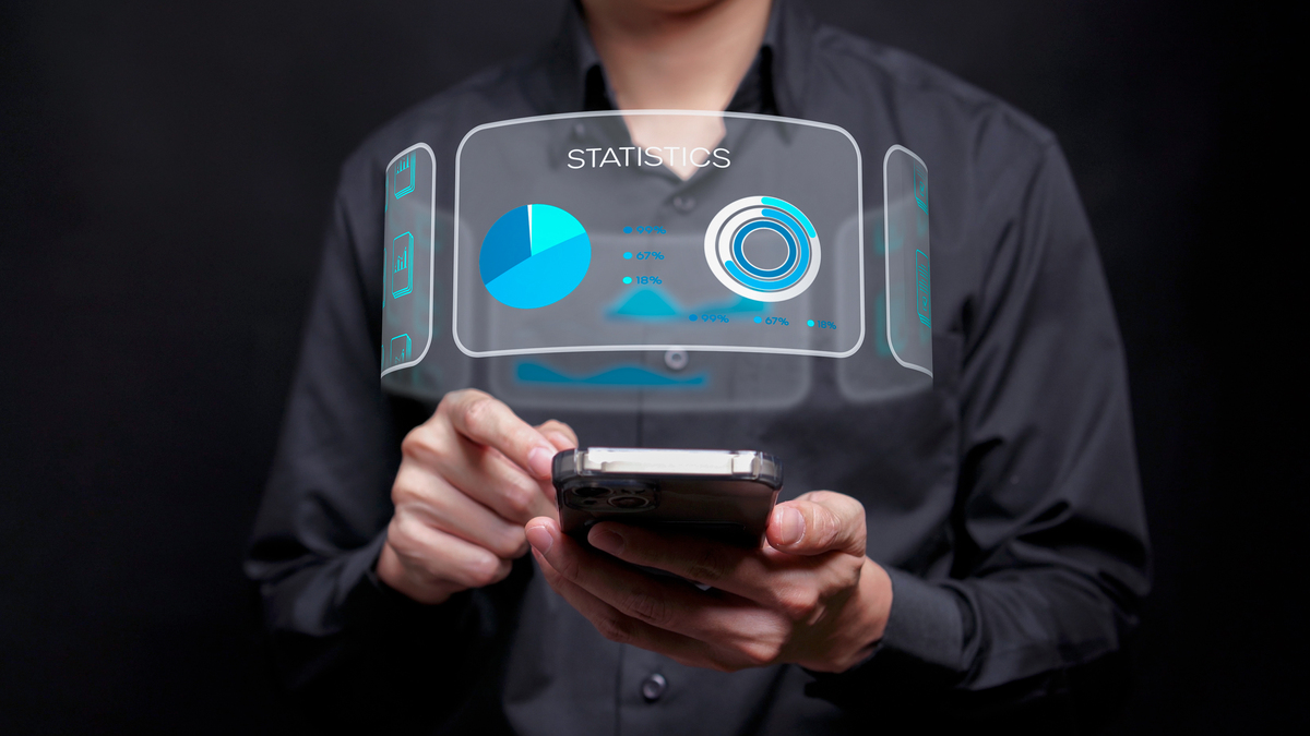 与键盘鼠标、触屏识别以及语音识别等人机交互技术相比，基于视觉的手势识别技术 具有人机距离限制小、操作自然灵活、硬件成本低、无个人依赖性、用户特征差异小等诸 多优点。基于视觉的手势识别技术的改进可以使人机交互更加自然、稳定、适用性更强， 有利于推广应用。
请帮我重写以上这段文字。