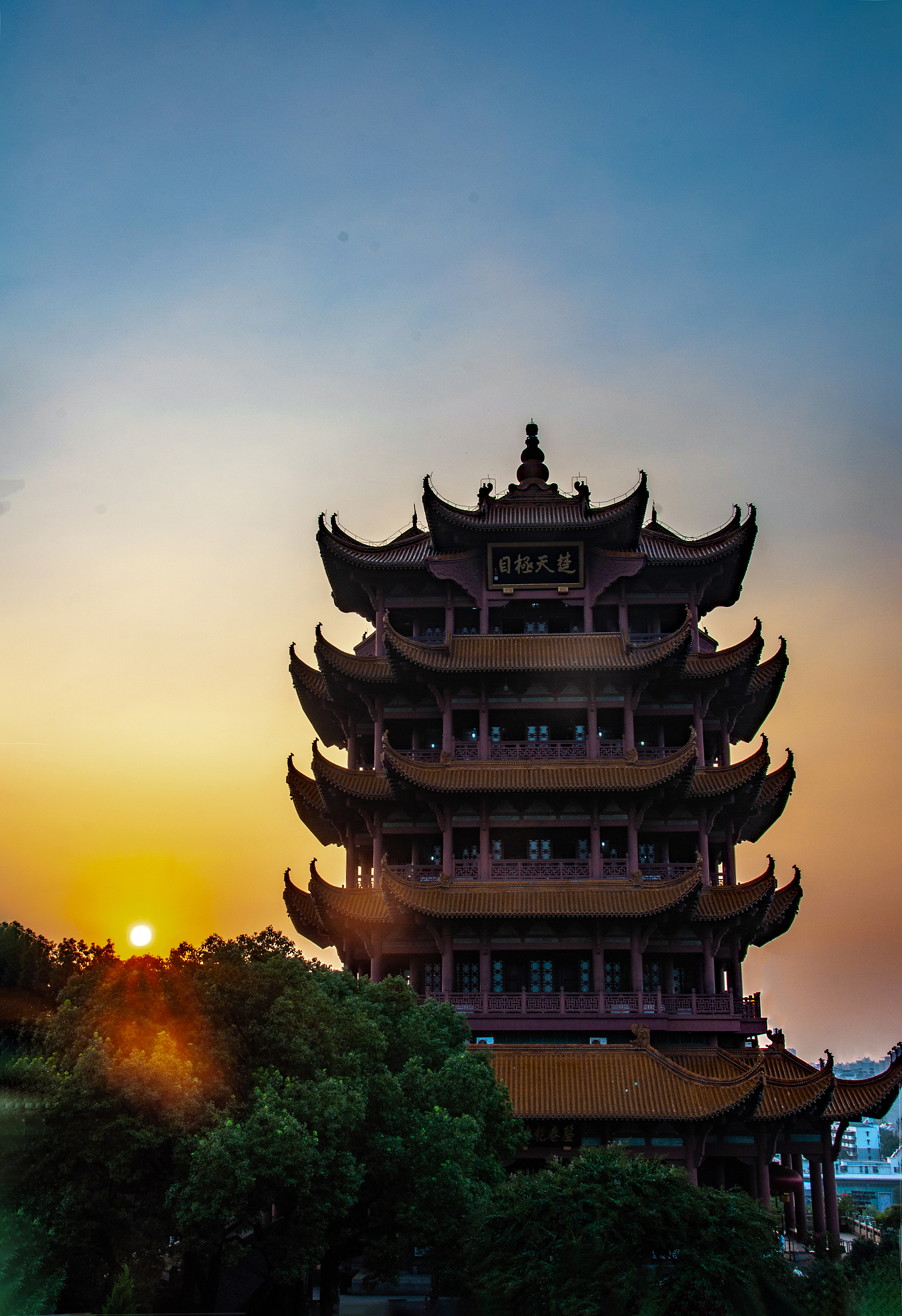 在湖北武汉的黄鹤楼举办一场国风音乐会赞助及冠名应该如何找？