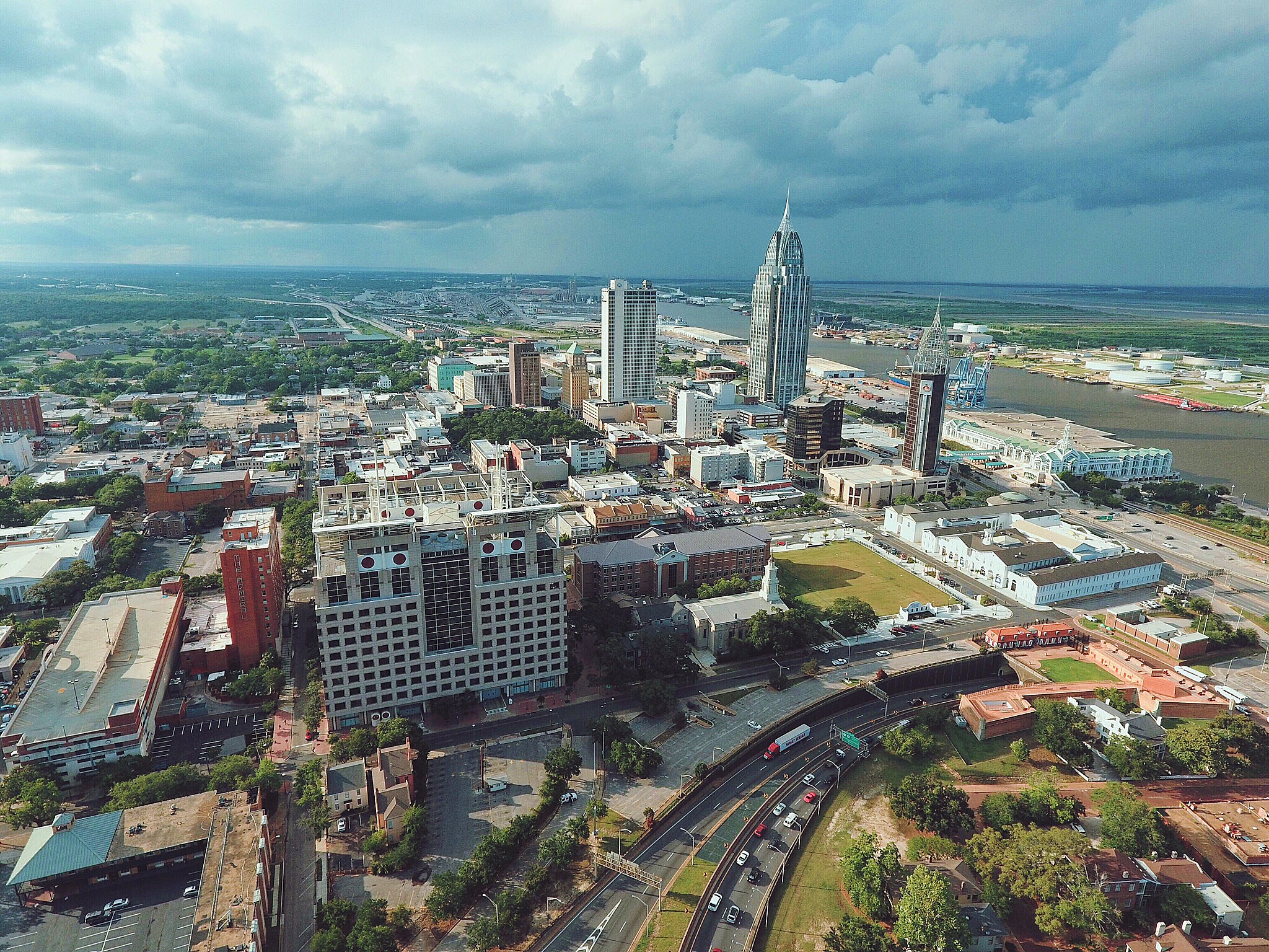 翻译：菲律宾有什么主要的城市。用英语给我