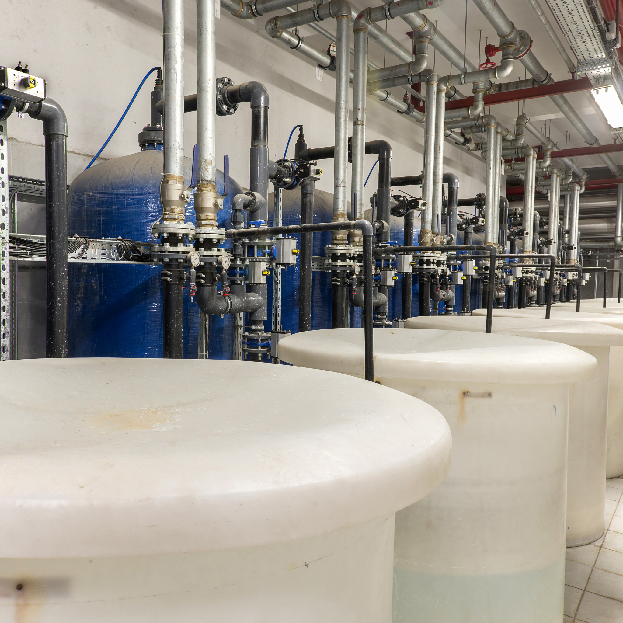 Chemical professional thesis abstract translation光催化分解水制备氢气的反应因它可以通过将太阳能这种获取成本低的可再生能源转化为方便存储、运输和利用的化学能从而为缓解眼下全球环境保护和能源利用遇到的诸多困难提供许多思路而备受关注。主要的转化途径是通过构建合理的催化剂体系应用Z型异质结进行分解水的产氢半反应。如何合理的改良催化剂体系仍然亟待研究。g-C