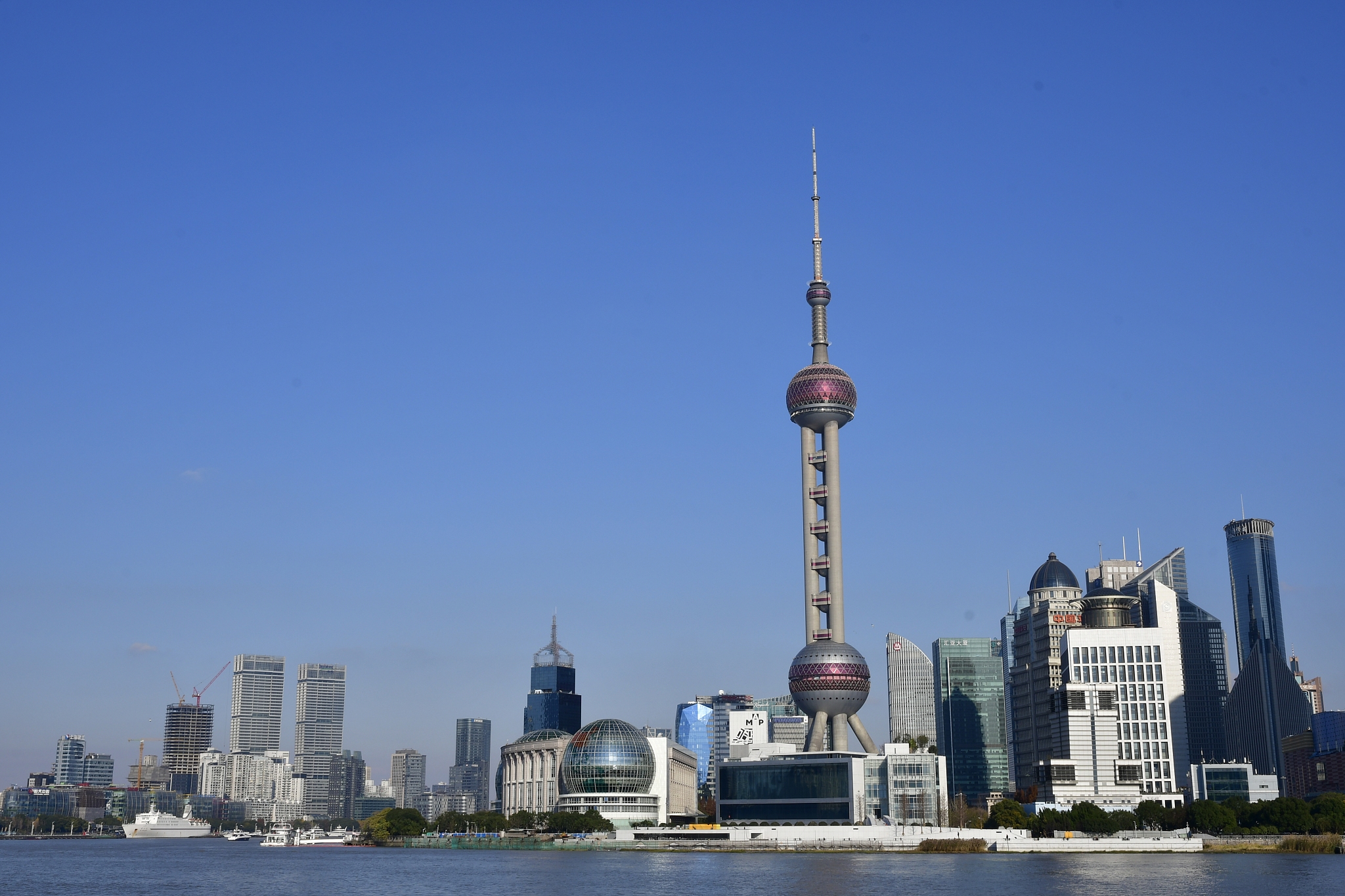 上海之旅：感受东方明珠的魅力