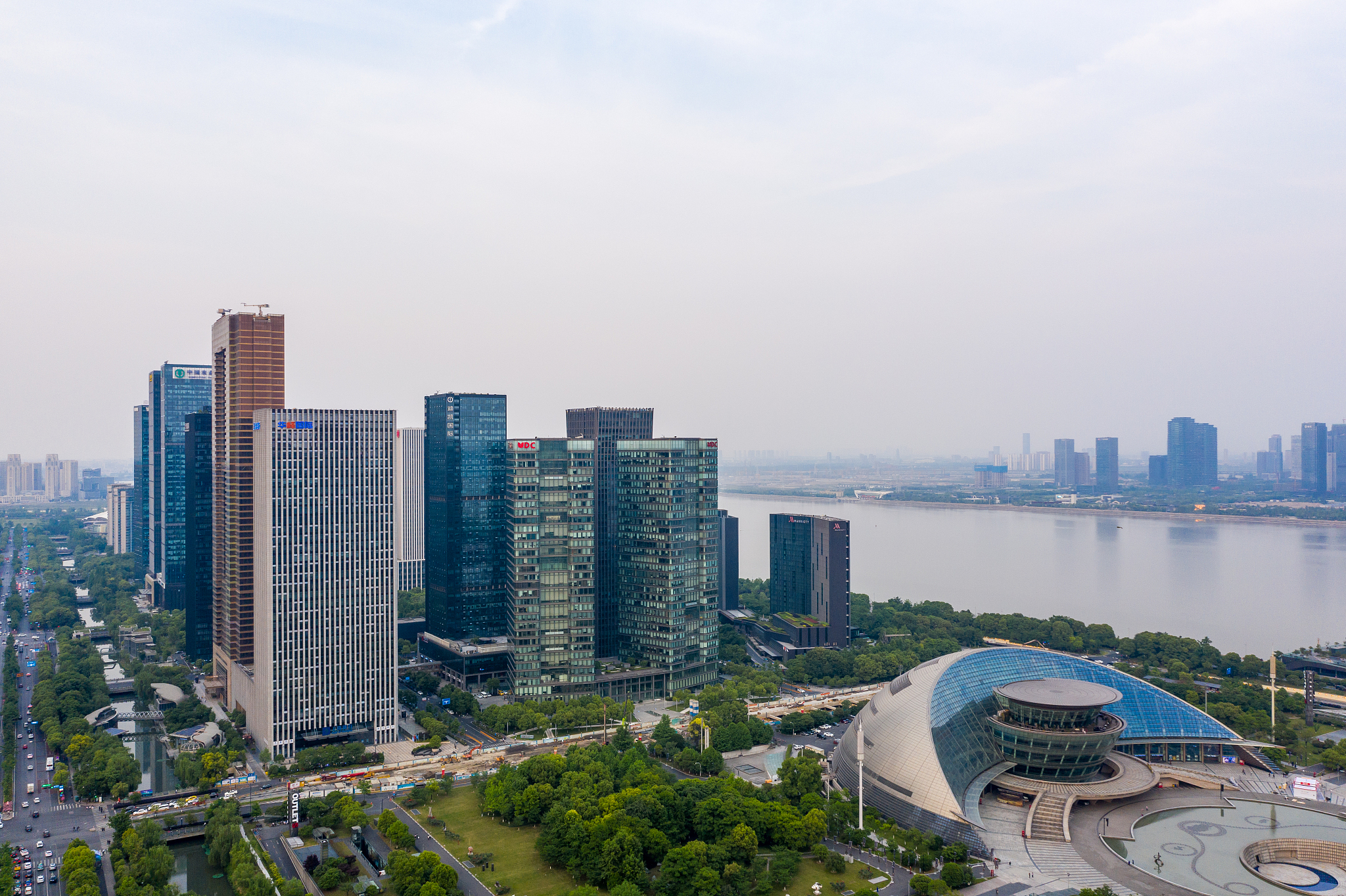 航拍视角下的杭州钱江新城建筑群
