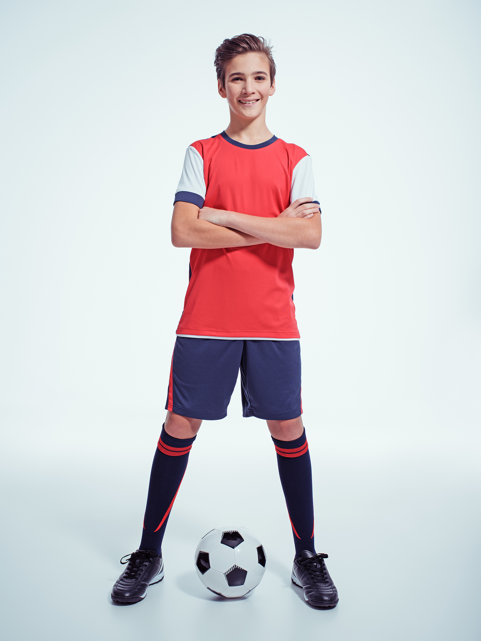 描述一款男童运动短袖套装