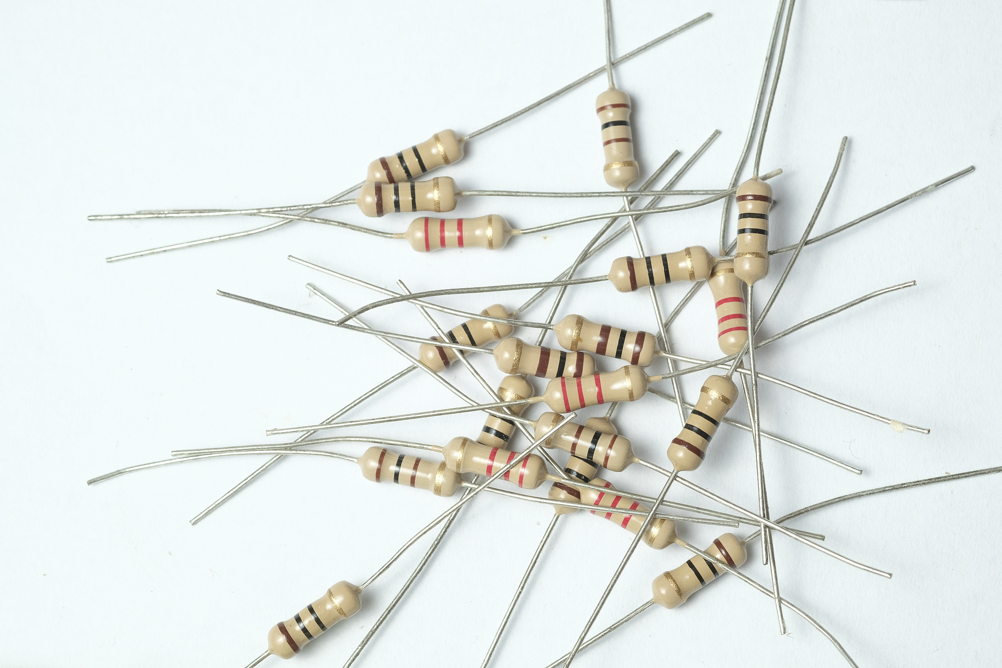 放大电路输入电阻：电压源与电流源的最佳选择