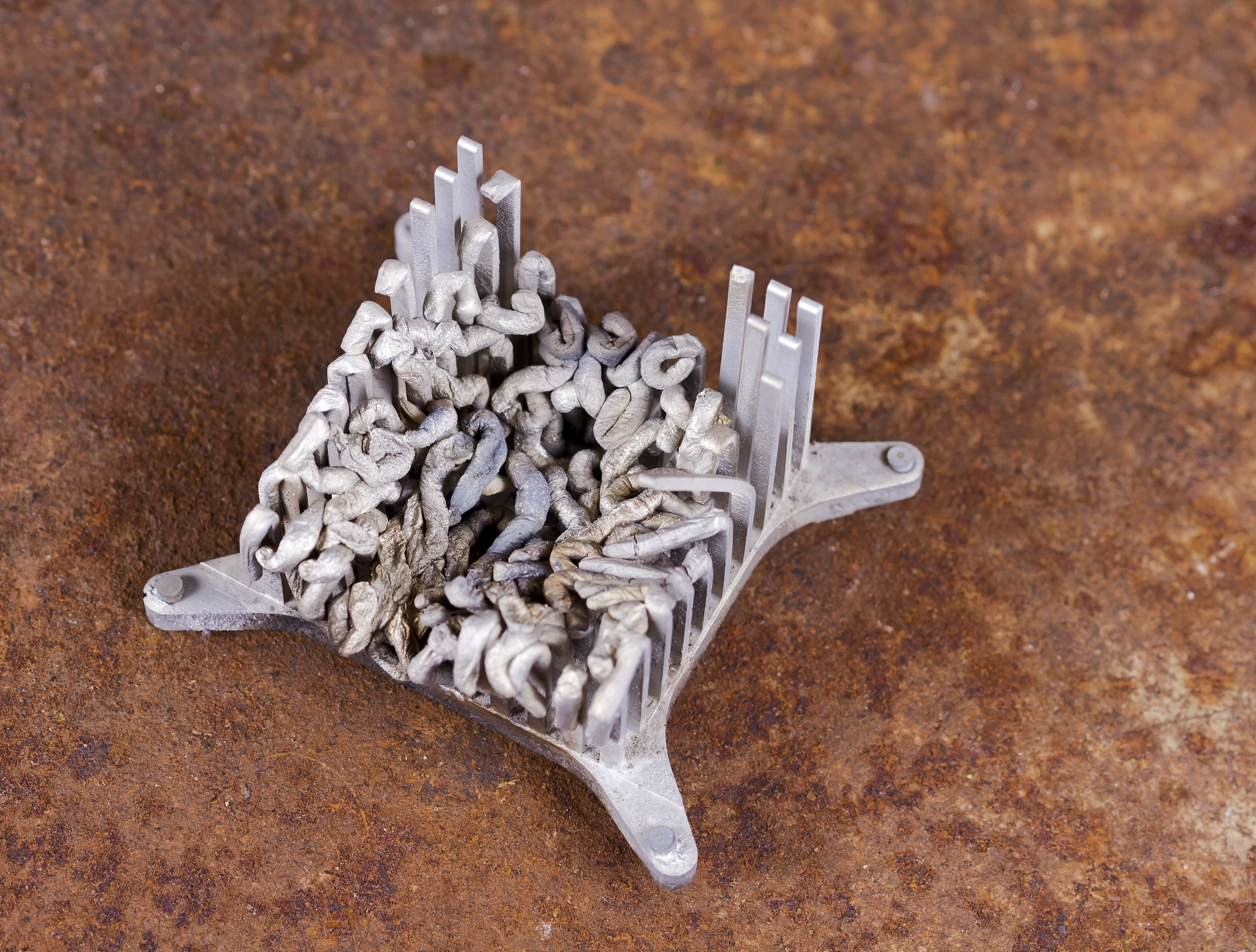 Efficient Cooling System for Tm,Ho:YAG Crystal and LD Arrays using Water Cooling