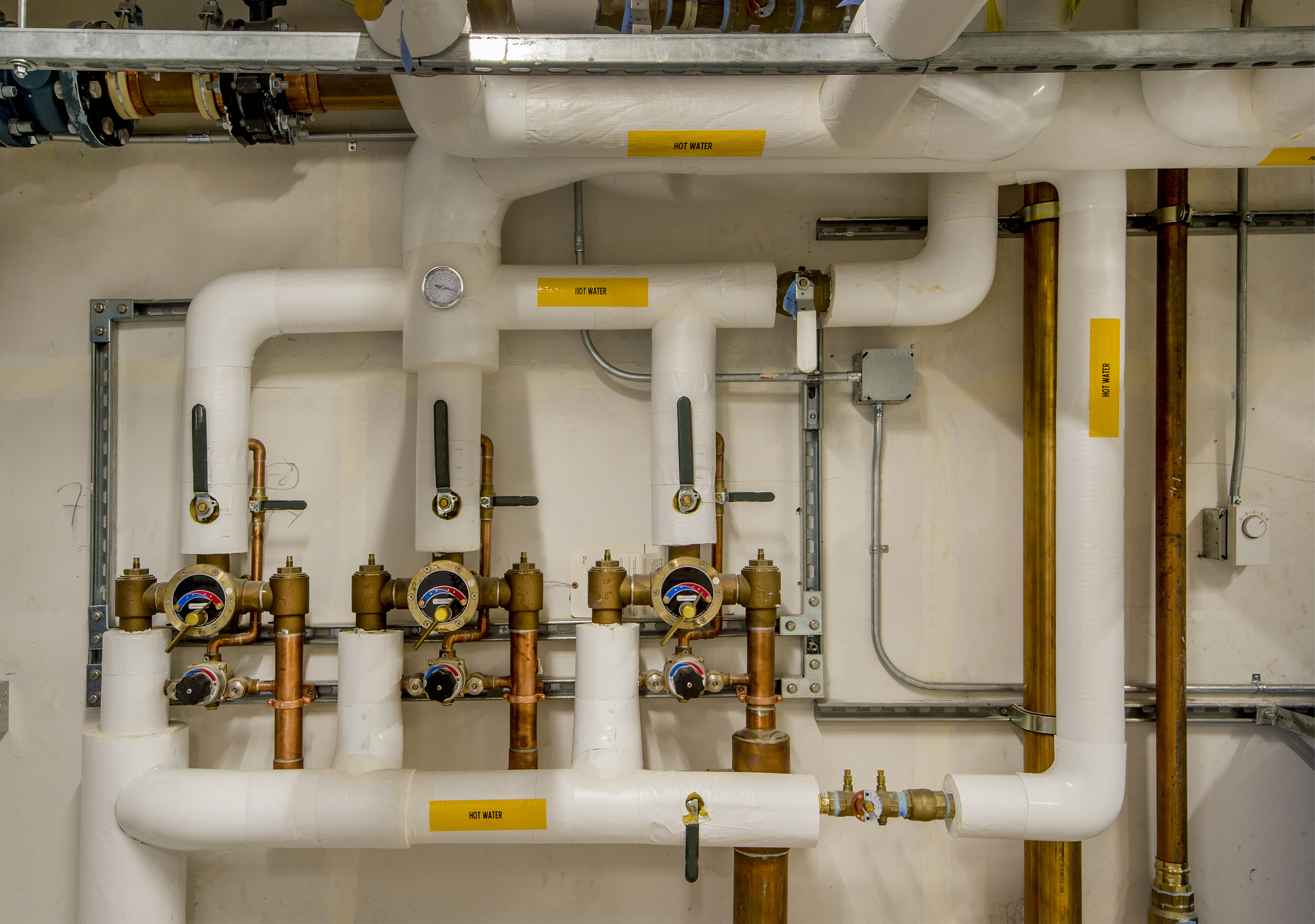 空调水冷机组 供水管和冷水管 损耗冷量 对比风管损耗冷量