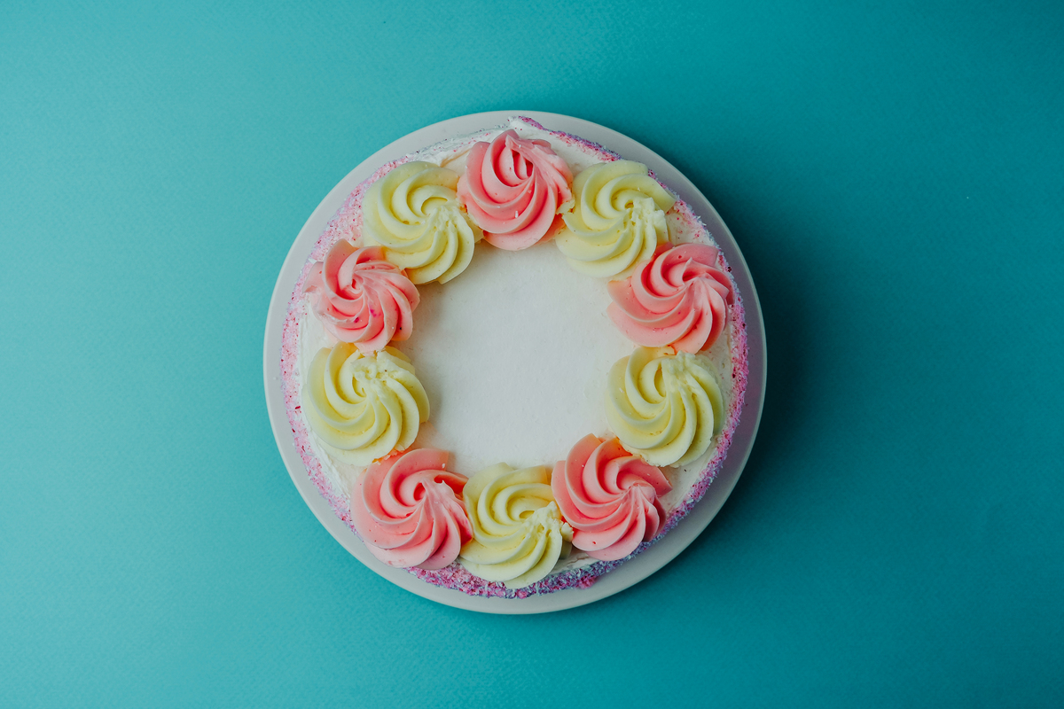 烘焙新手入门：从零开始学习蛋糕制作，掌握美味秘诀