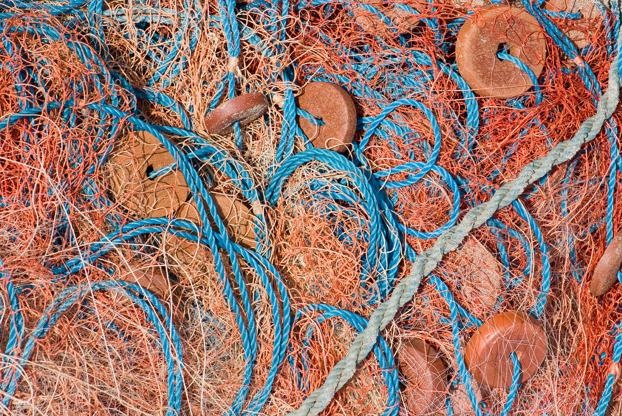 需要润色吗：Digital Subtraction Angiography DSA is the gold standard for diagnosing carotid artery disease However as an invasive examination DSA involves radiation and is relatively expensive Moreover it c