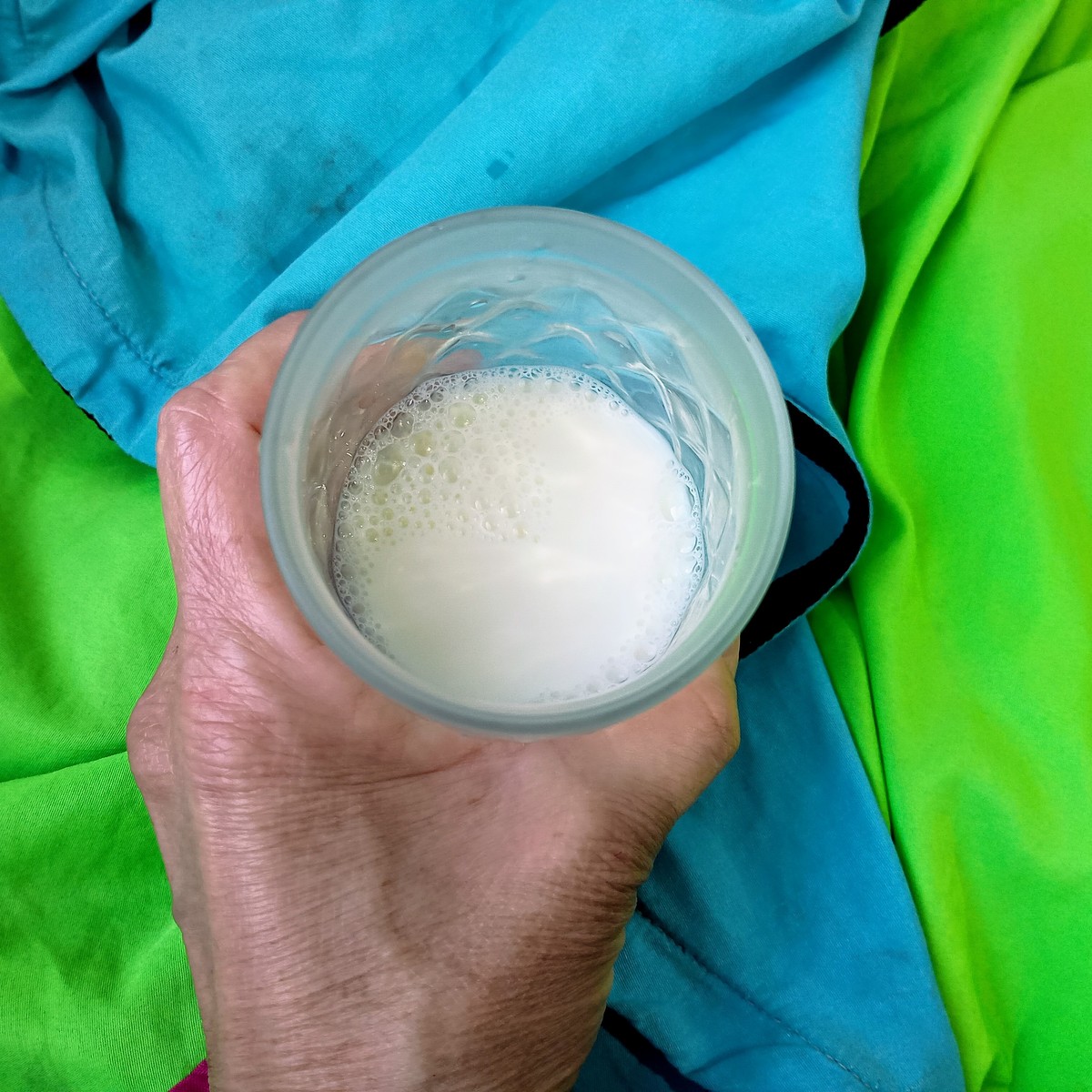 做一个ppt内容是关于初中化学生活中相互搅拌溶合会发生化学反应的事例