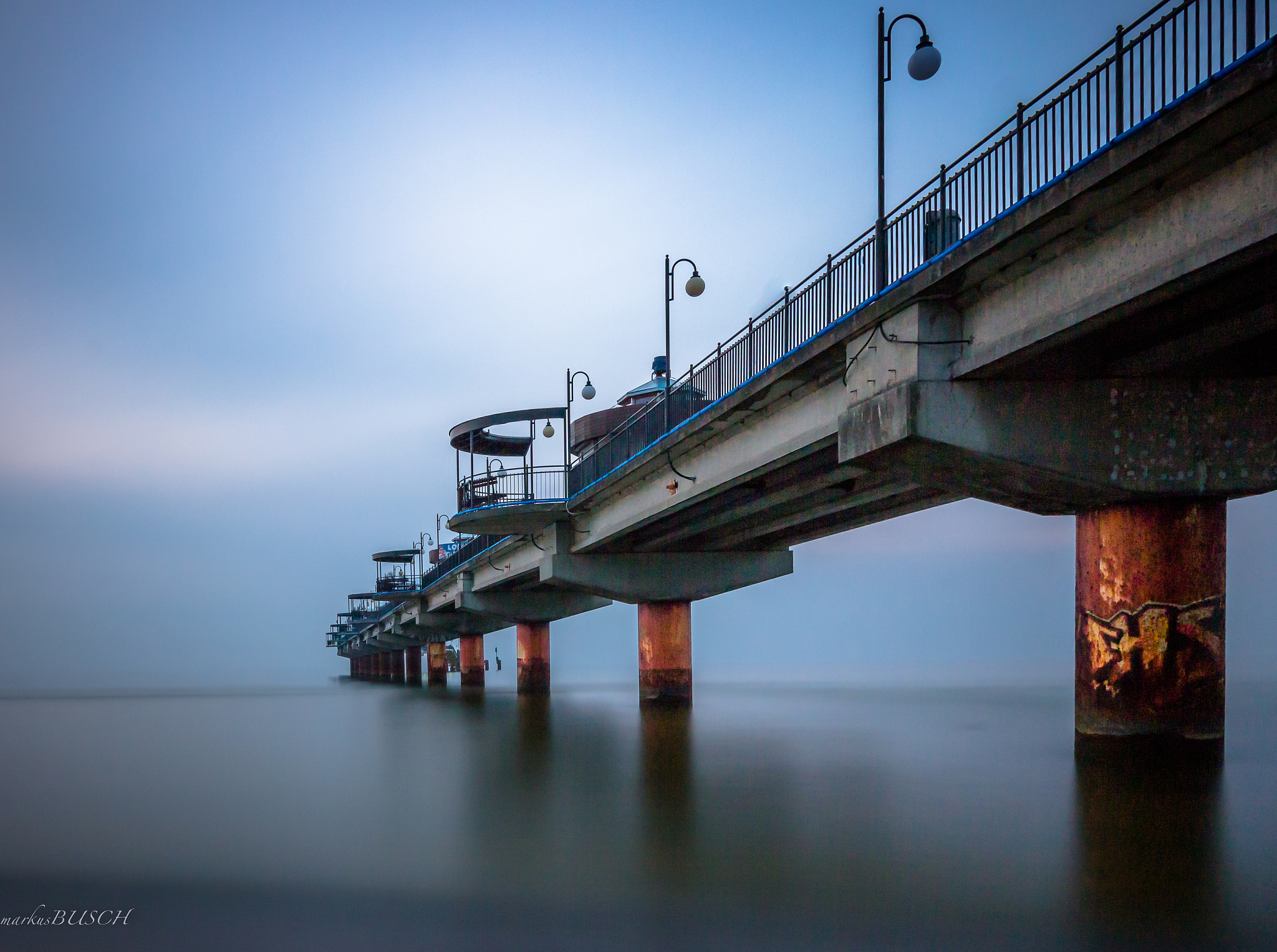 帮我写一首关于春天的歌曲包括谱曲