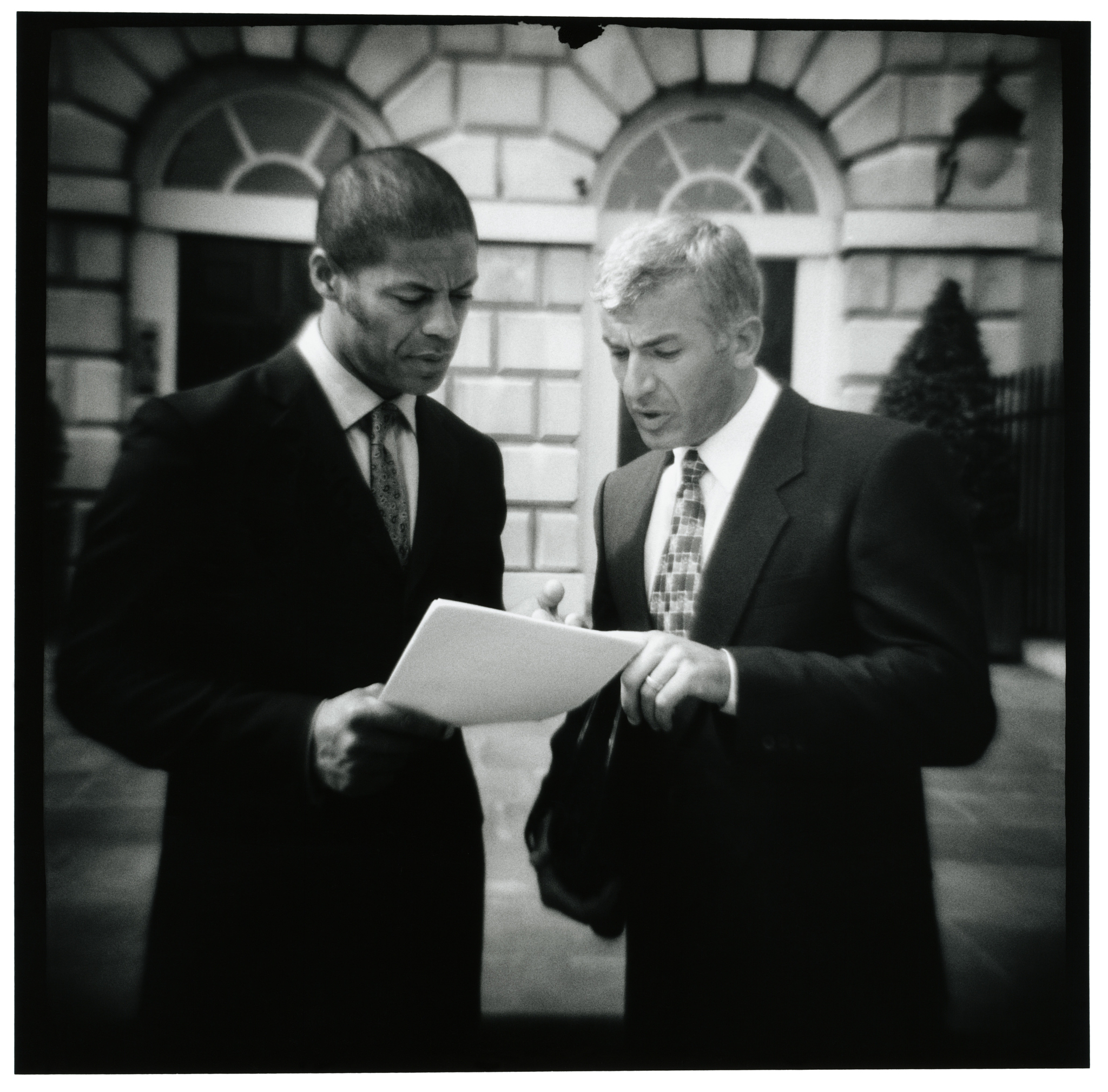 美国著名评论家麦克阿瑟：电影、戏剧和文学评论家