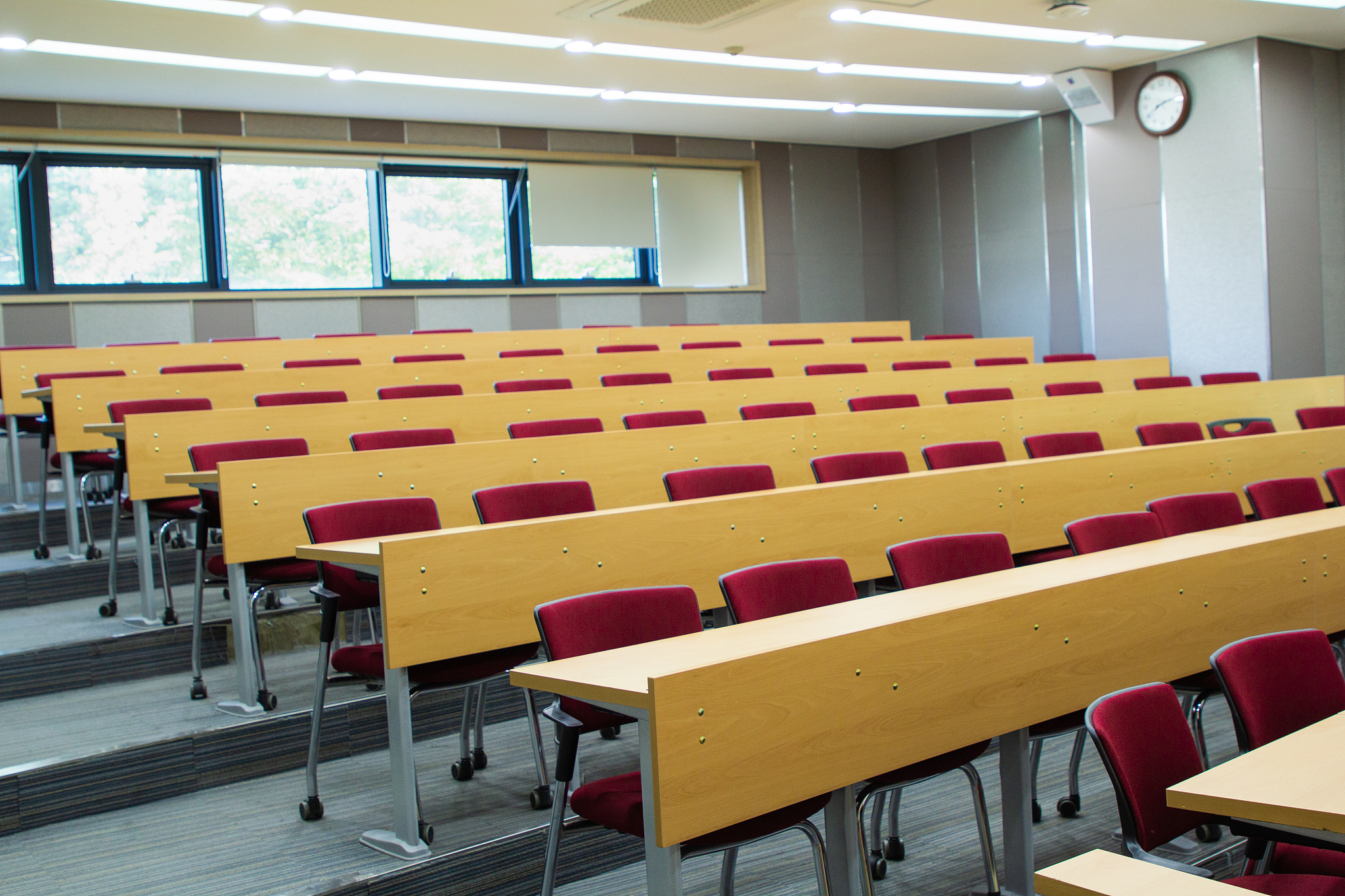 重庆市万州现代信息工程学校2021年招生对象是什么_招初中生吗