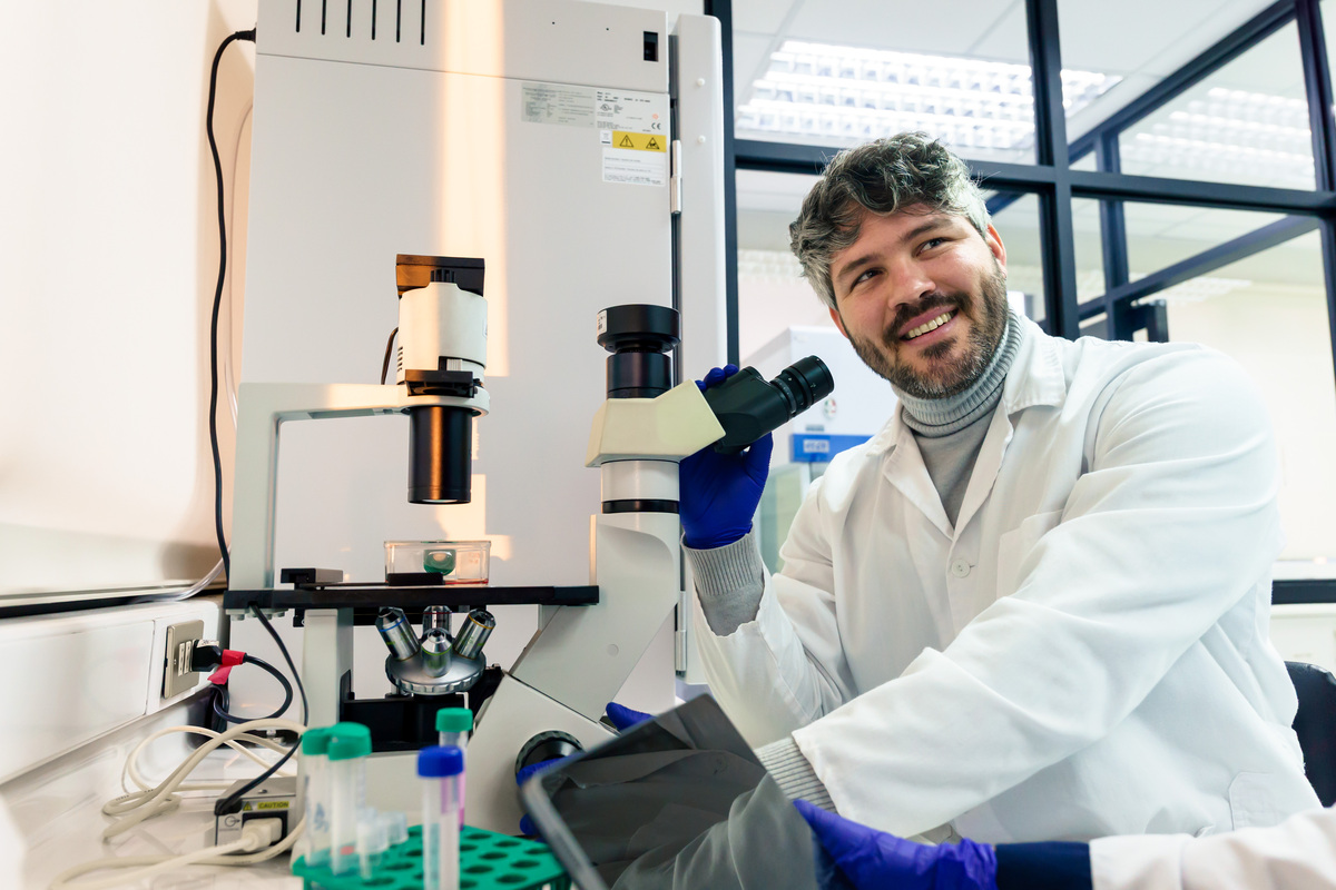 University Laboratory: Translation & Meaning in English