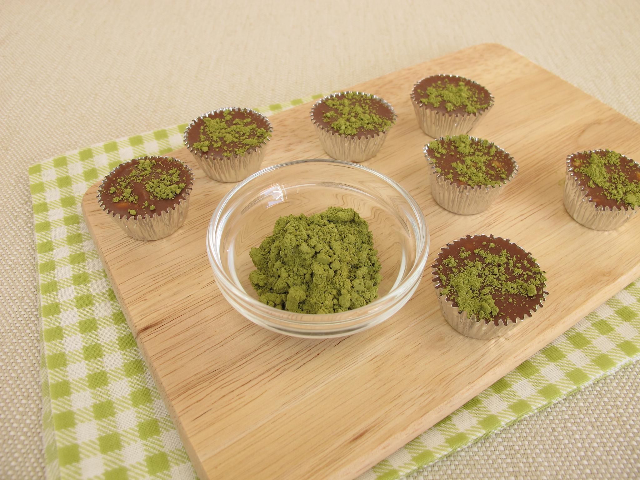 感官品质评价：螺旋藻燕麦植物基蛋糕质量评估