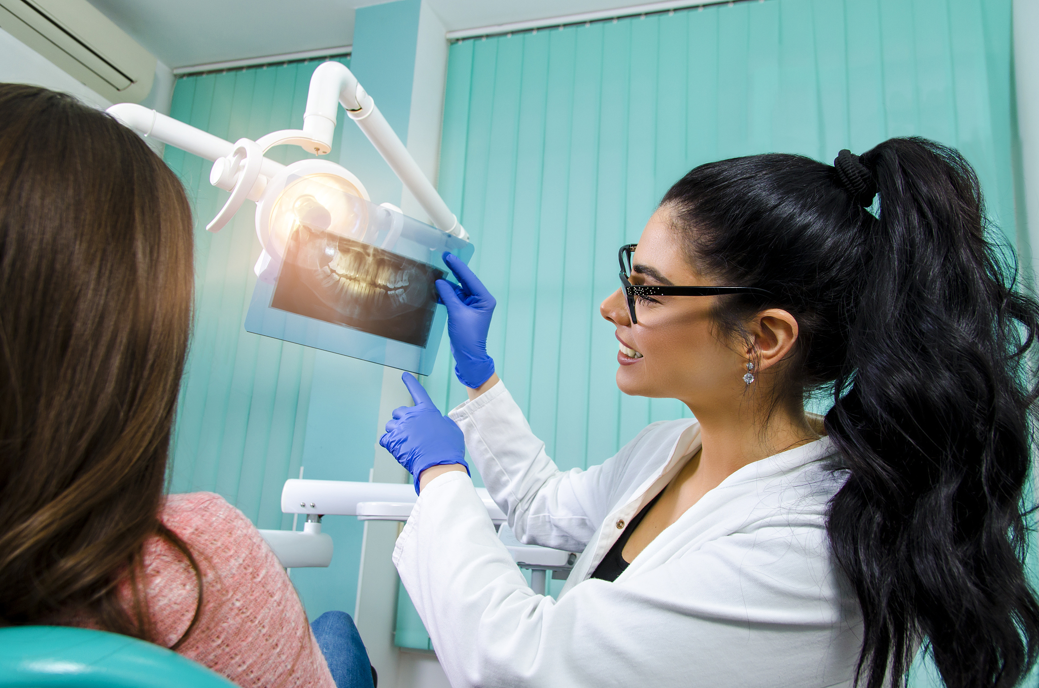 四川省卫生学校口腔医学专业前景分析：就业、发展、挑战