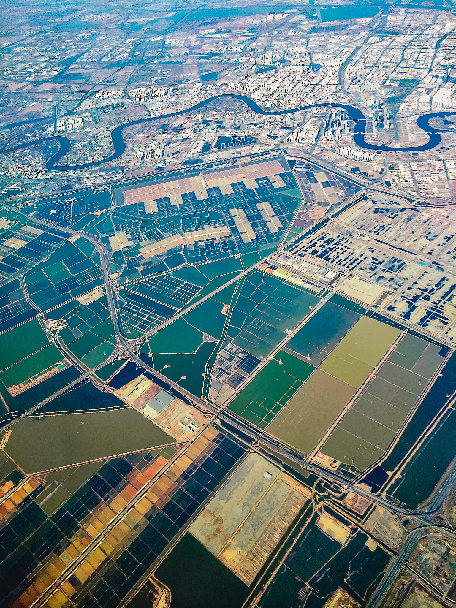 机场建设对生态环境的影响：土地、生物、水资源、大气和安全