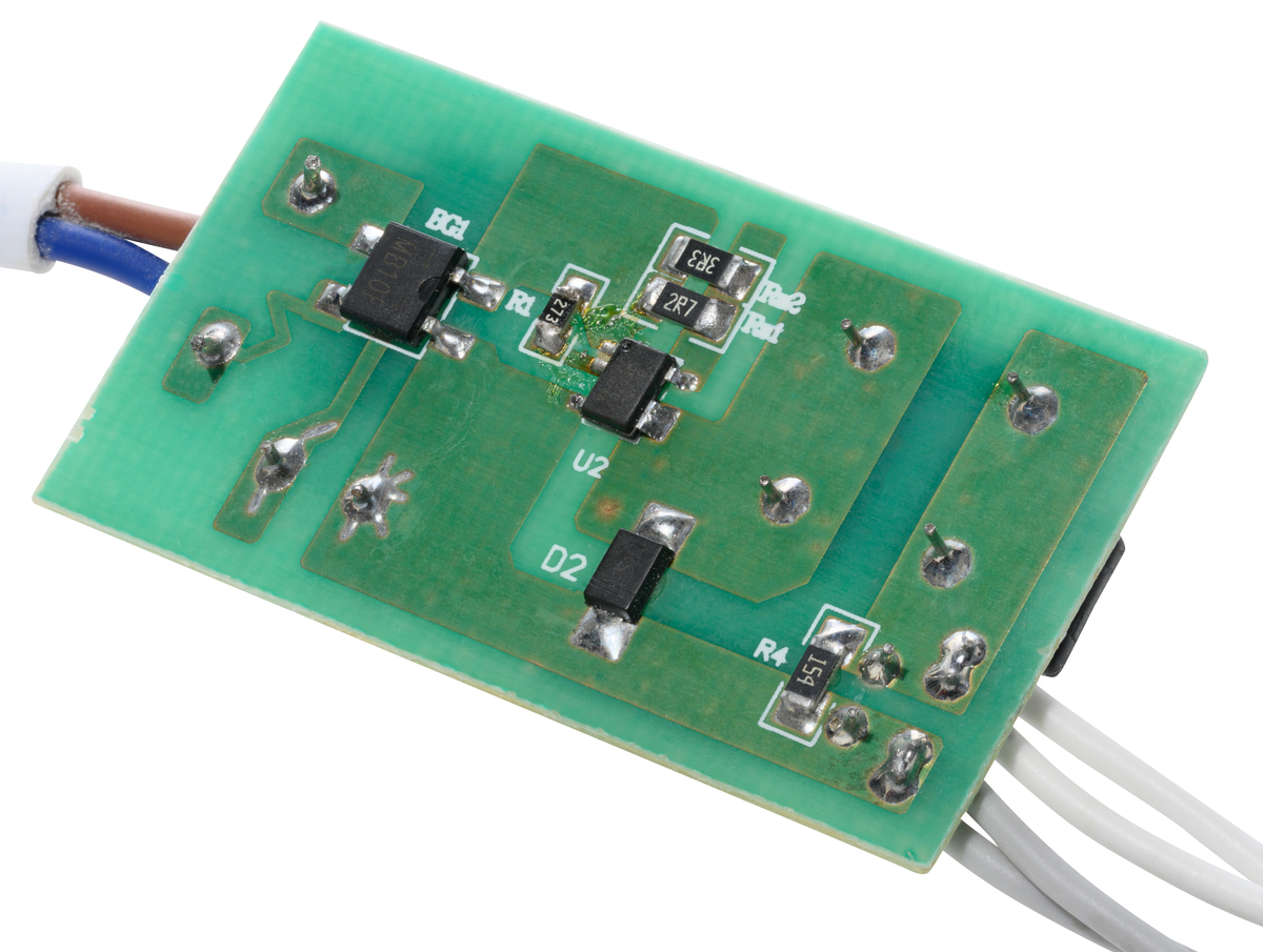 T型调压器：原理、优点和应用 - 线性稳压器详解