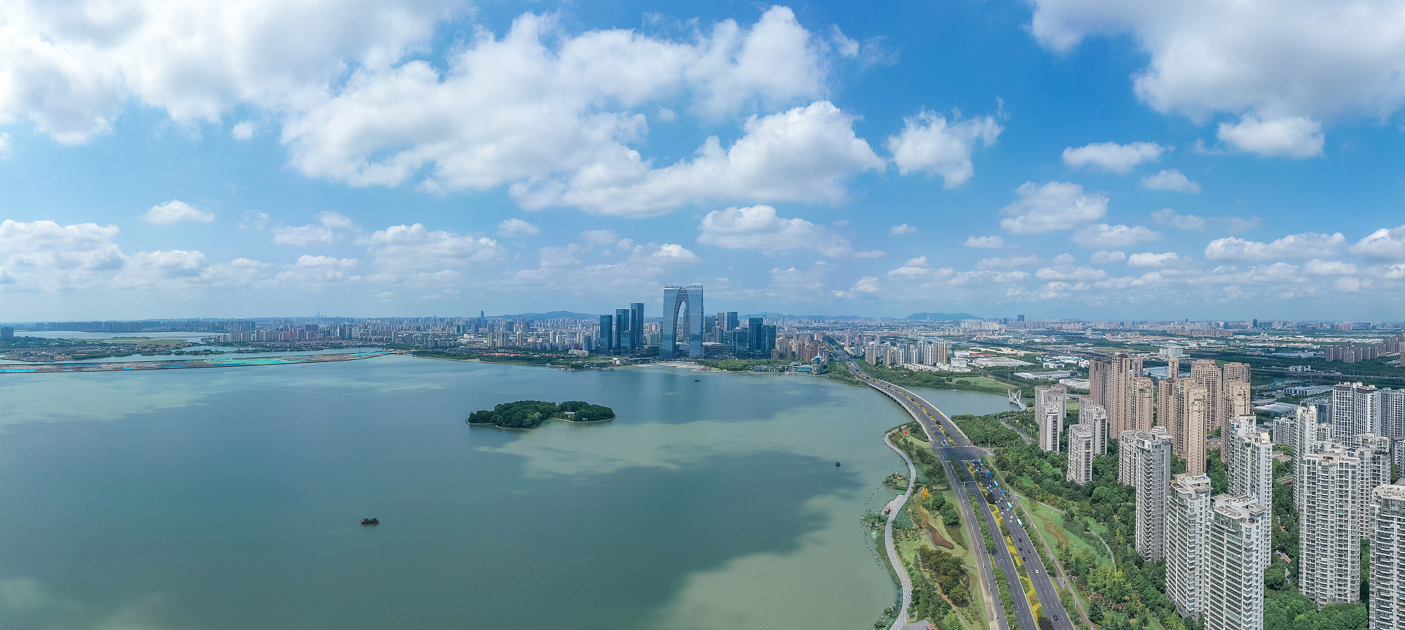 航拍苏州现代城市风光全景