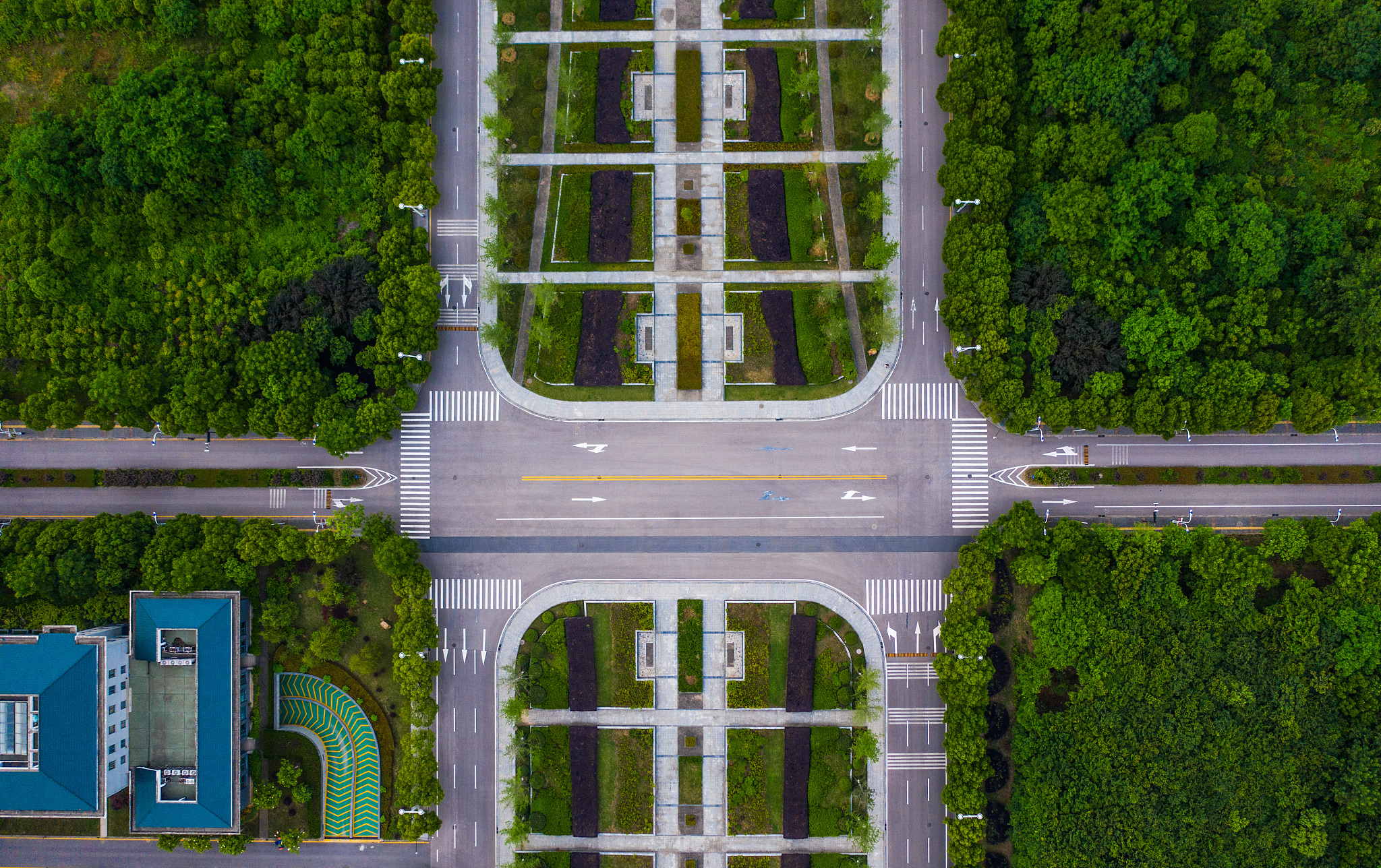 东南大学是公办还是民办学校？
