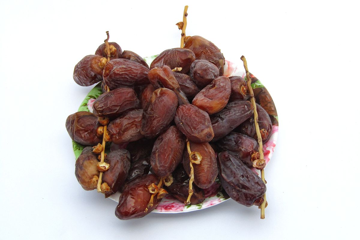 select distinct gfcode as drugCode nvlifbatch_No as batchNum nvlto_charifdate_produce yyyy-mm-dd as prodDate nvlto_charifdate_validate yyyy-mm-dd as validity--gfname_comfrom t_goods g com_stock_ite