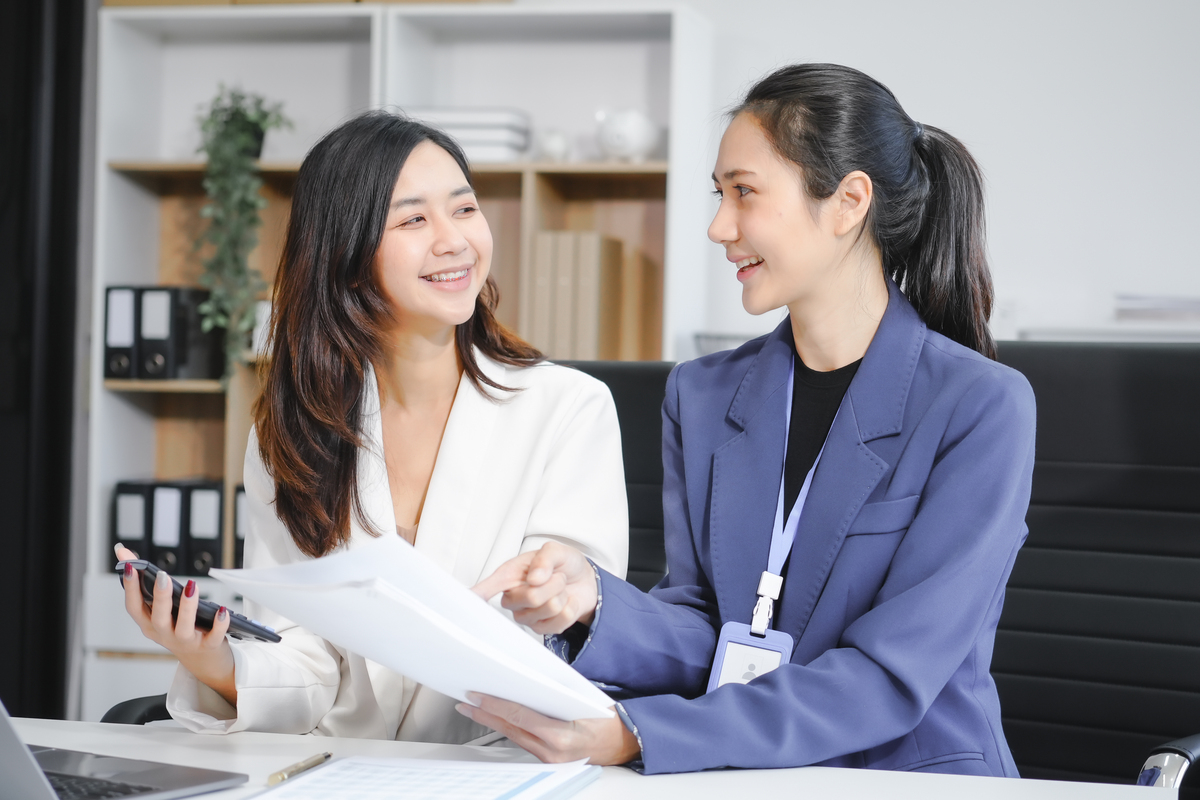 扮演一名职场领域博主写篇1000字‘’如何在职场中提高自己的职业价值？’的文章