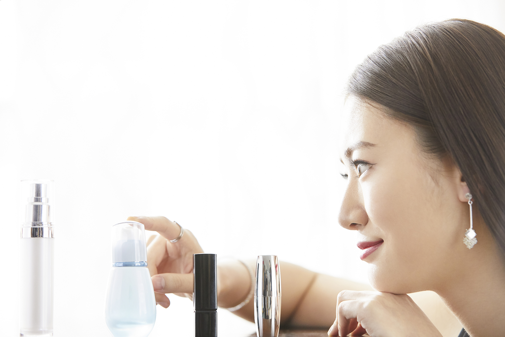 防晒喷雾 环形喷雾360度无死角 喷出来细腻均匀 带盖设计 更卫生 使用感受800字