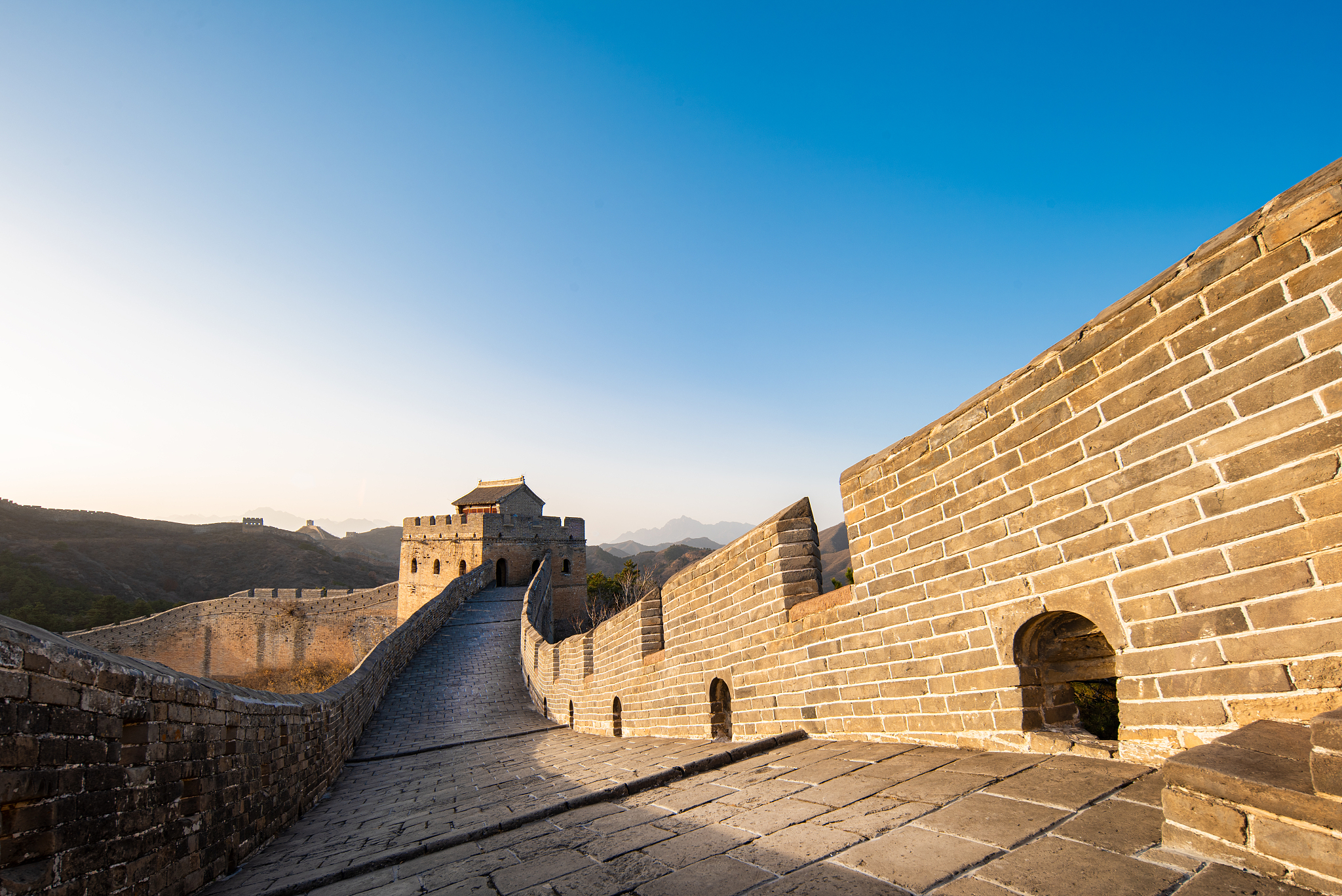 我是小小讲解员任务之讲解长城要求有重点、有顺序讲的详细一些