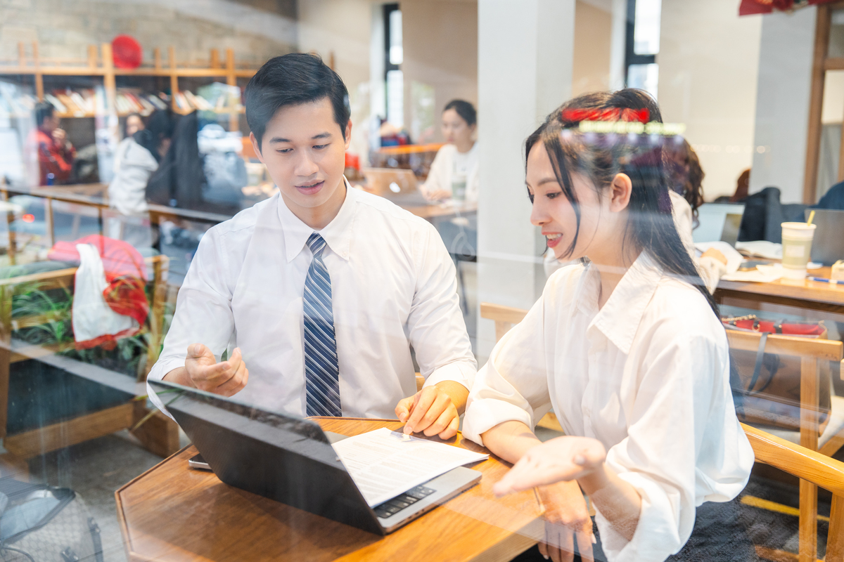 以服务为美为价值而生 编写一个采访开场白